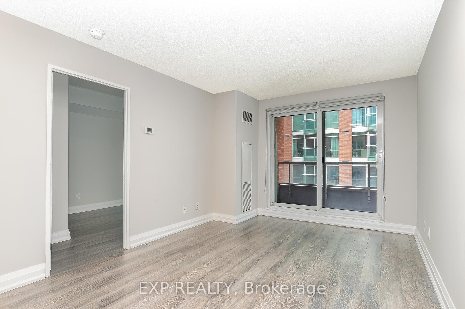 230 King Street Unit 614 photo 4