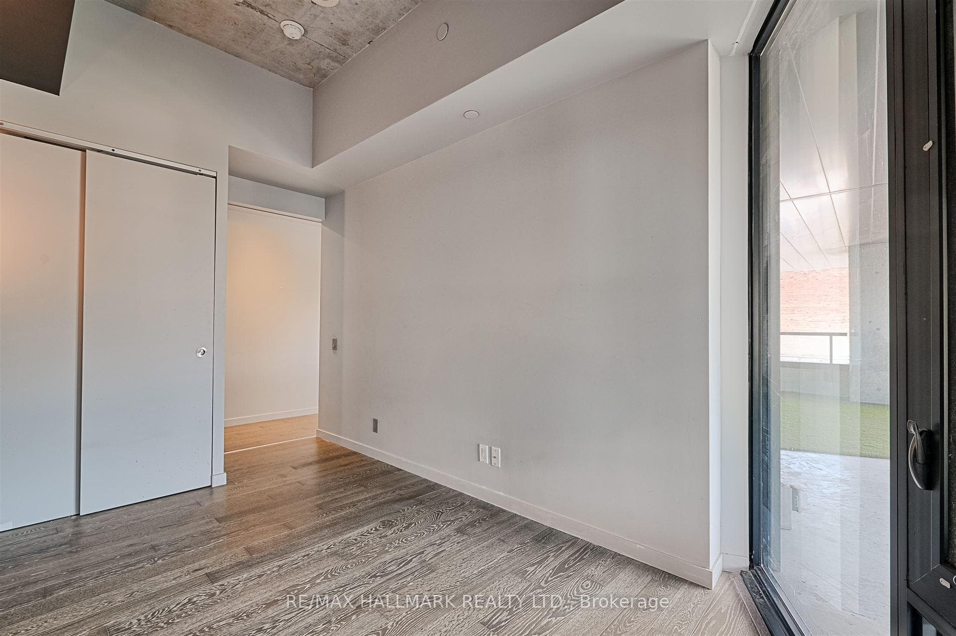 383 Sorauren Avenue Unit 209 photo 25