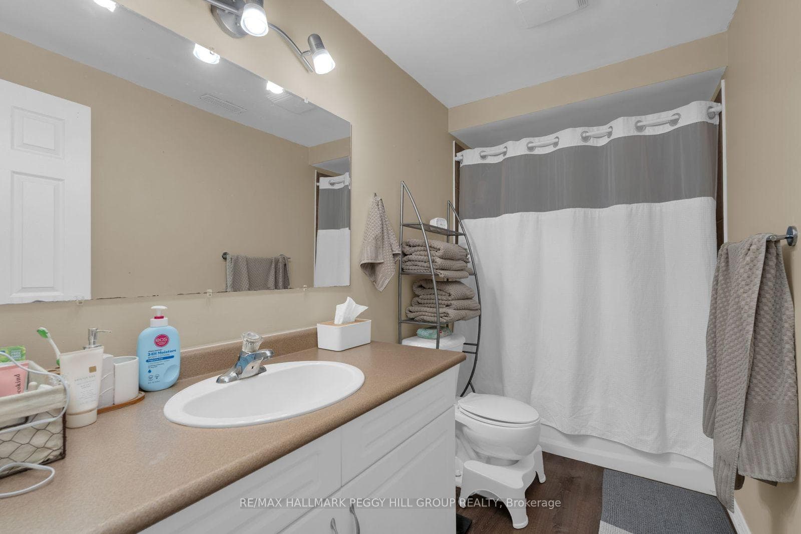194 Country Lane Unit Lower photo 11