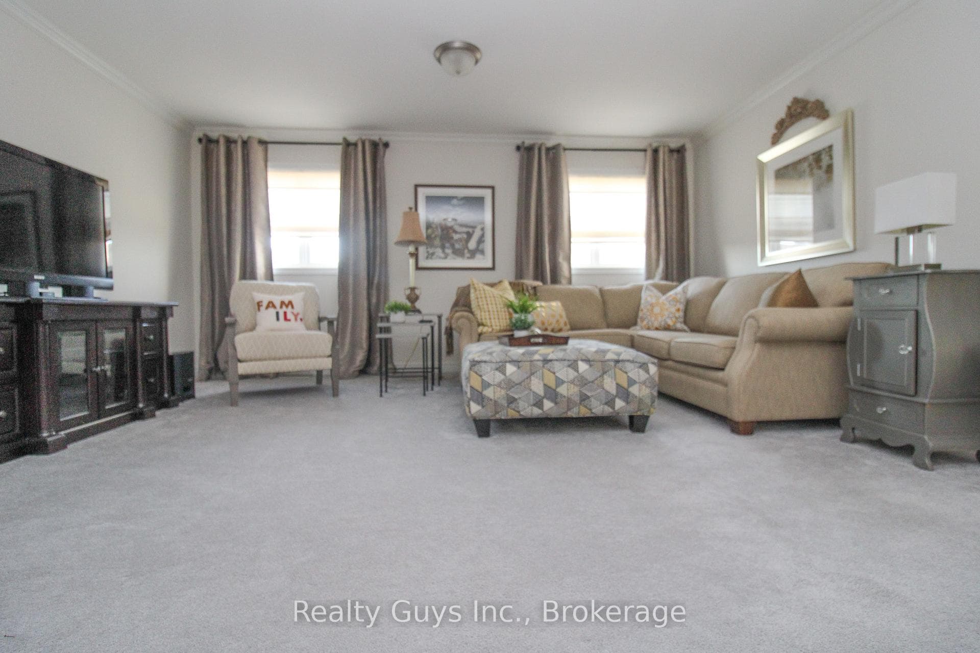 570 Grange Way photo 36