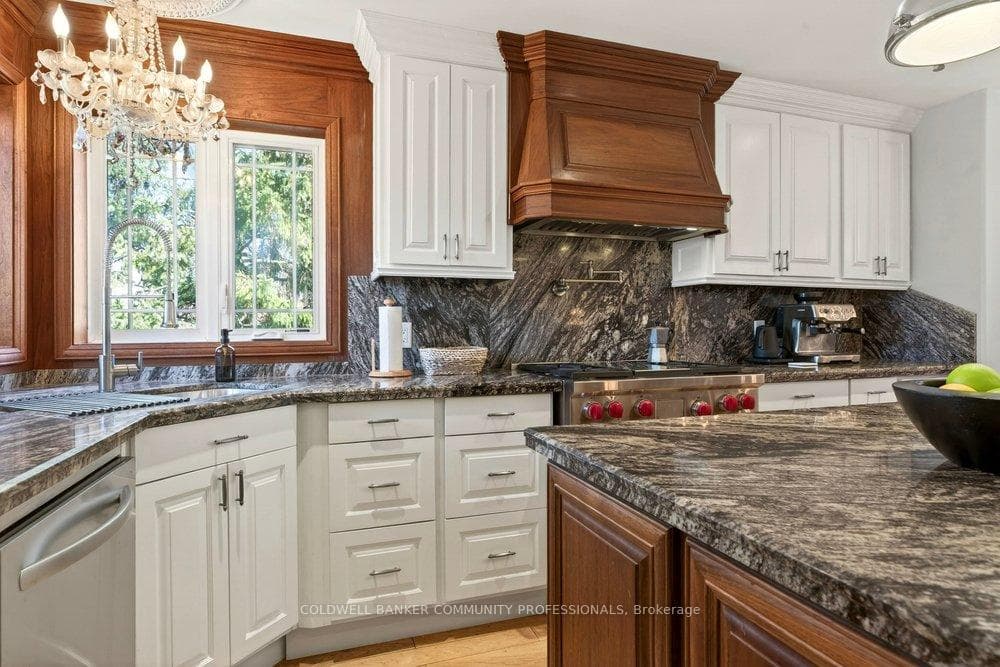 389 Clarendon Drive photo 15