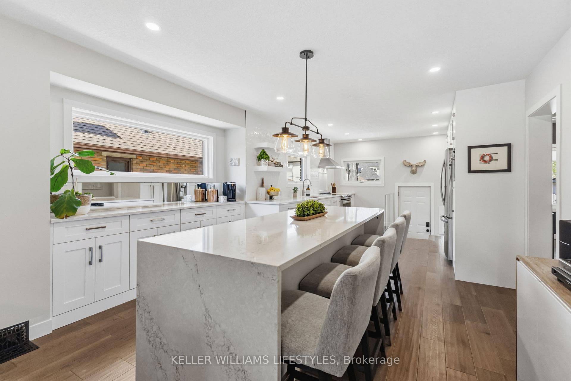 6 Windsor Crescent photo 10