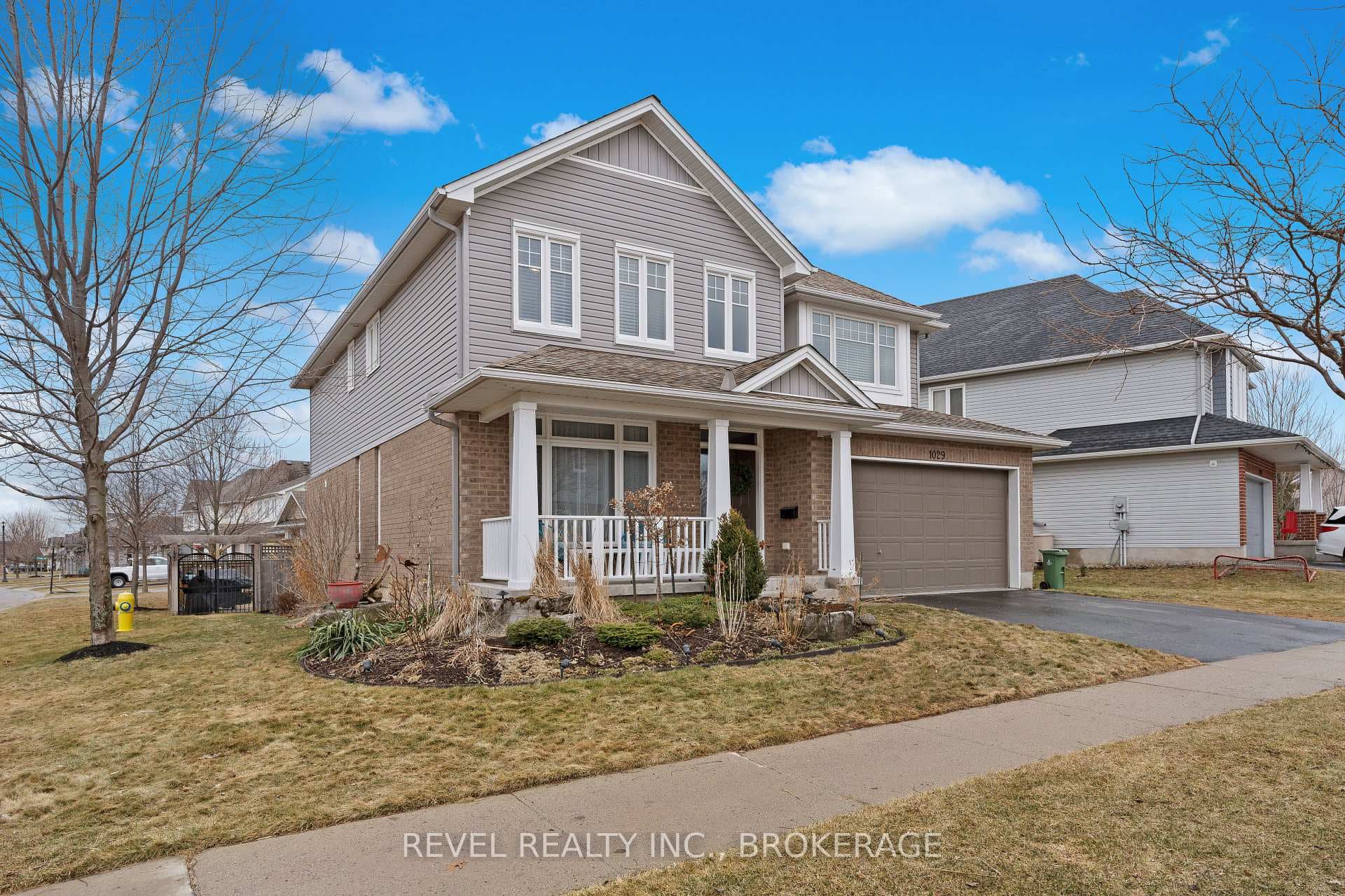 1029 Bluffwood Avenue photo 3