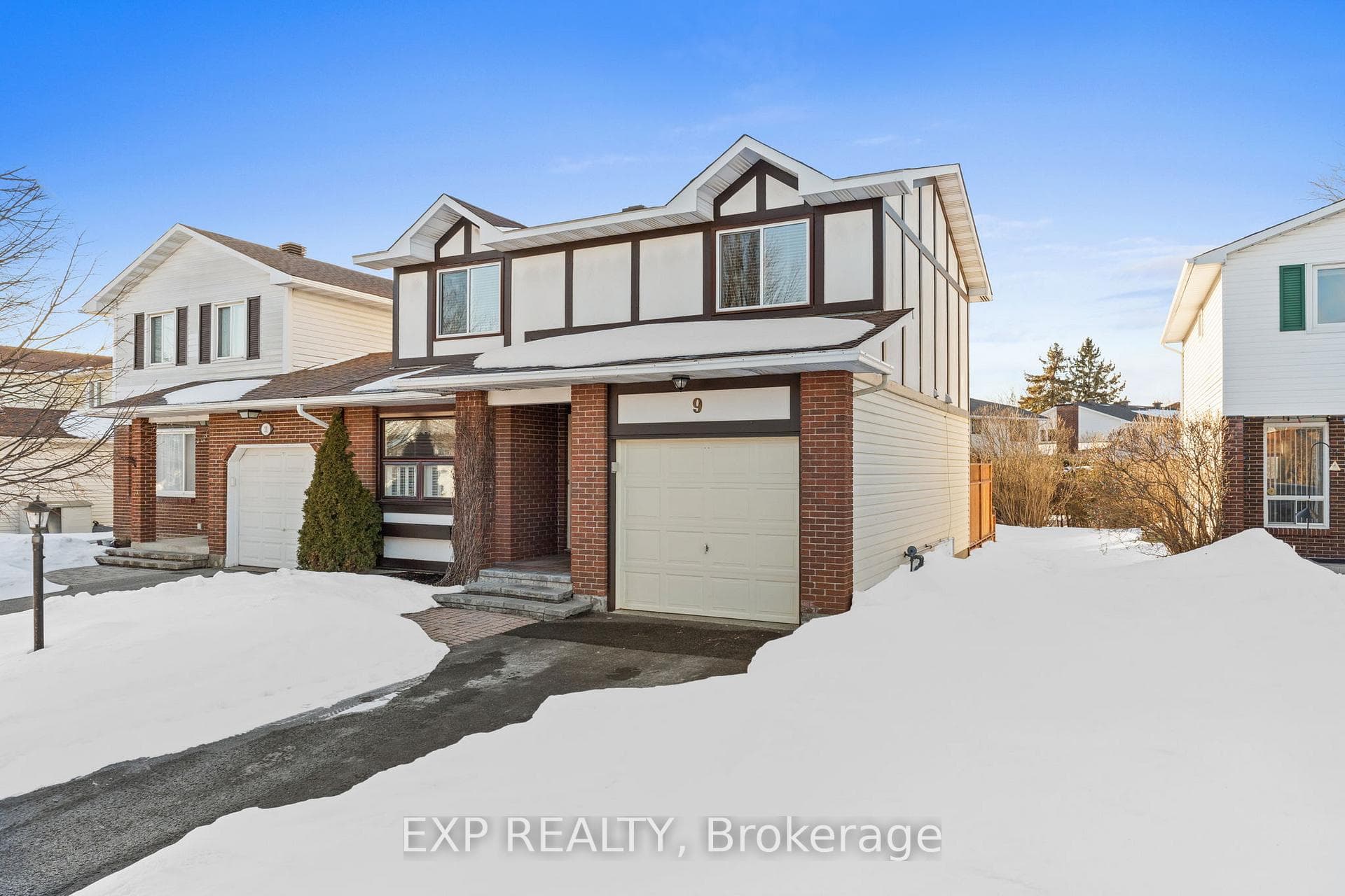 9 Fieldgate Drive photo 2