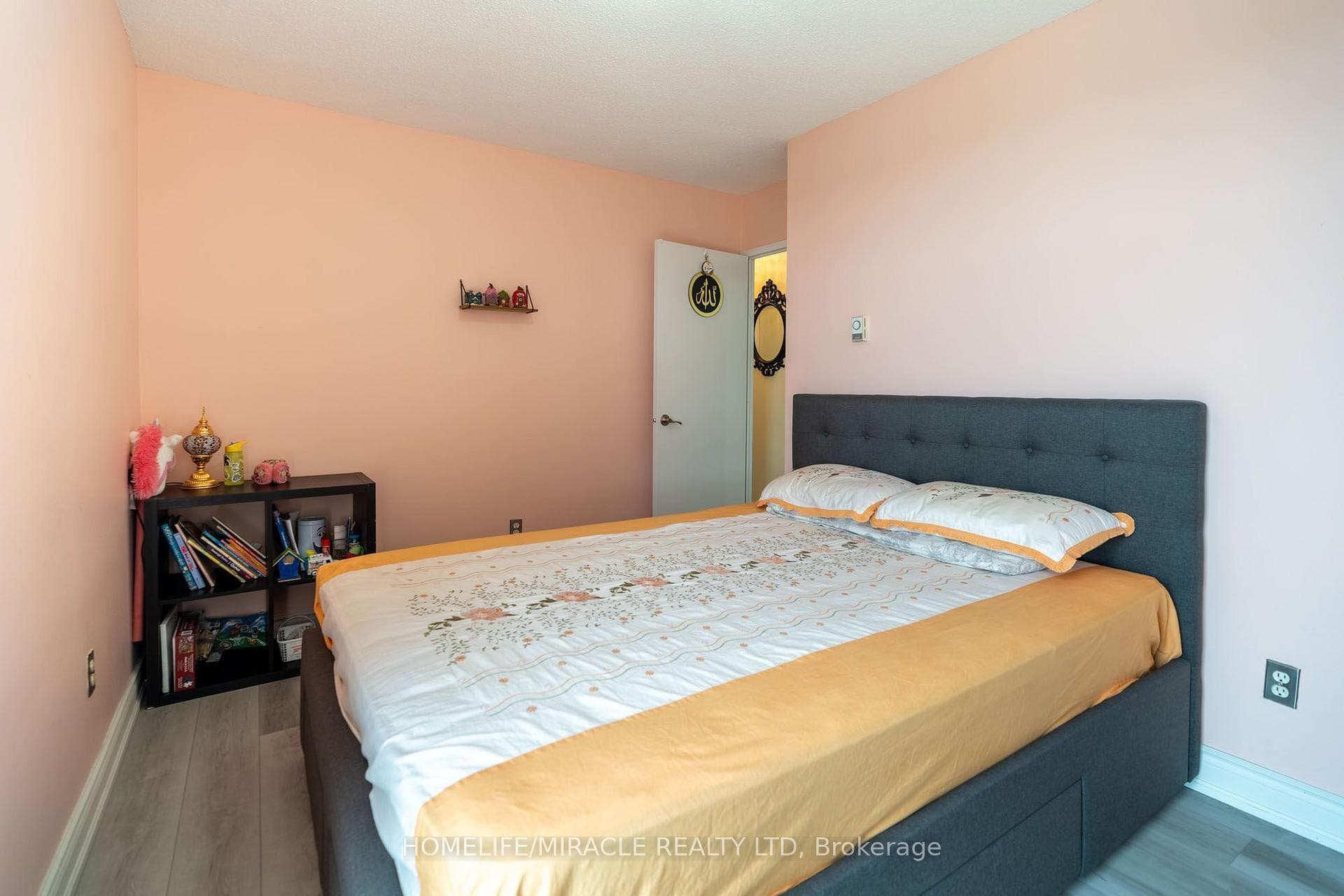 3025 Queen Frederica Drive Unit 807 photo 33