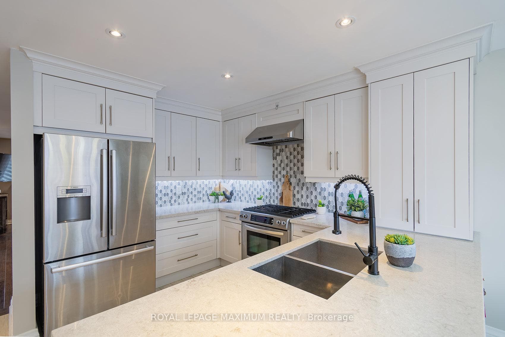 33 La Neve Avenue photo 14