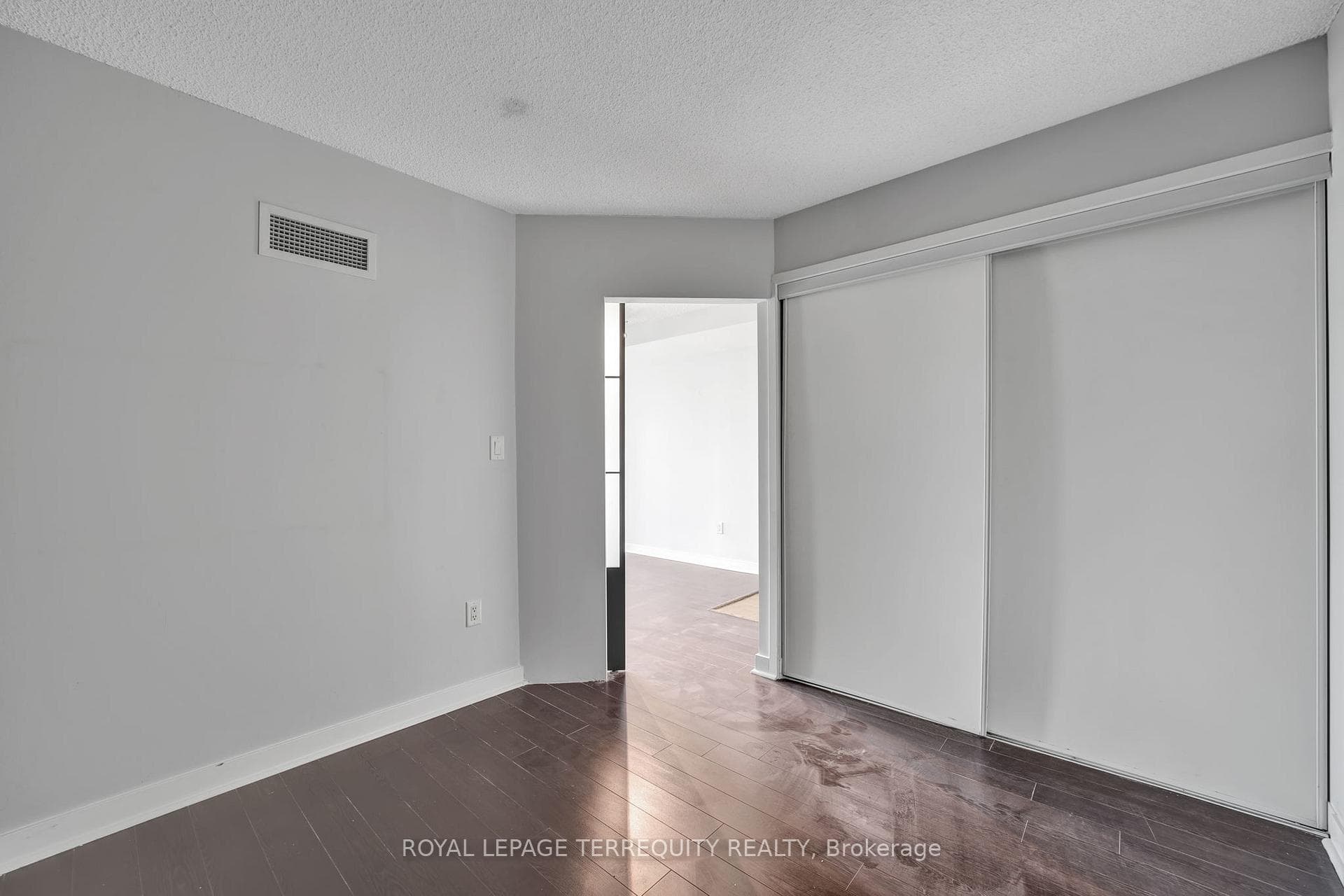 11 Brunel Court Unit 2005 photo 17