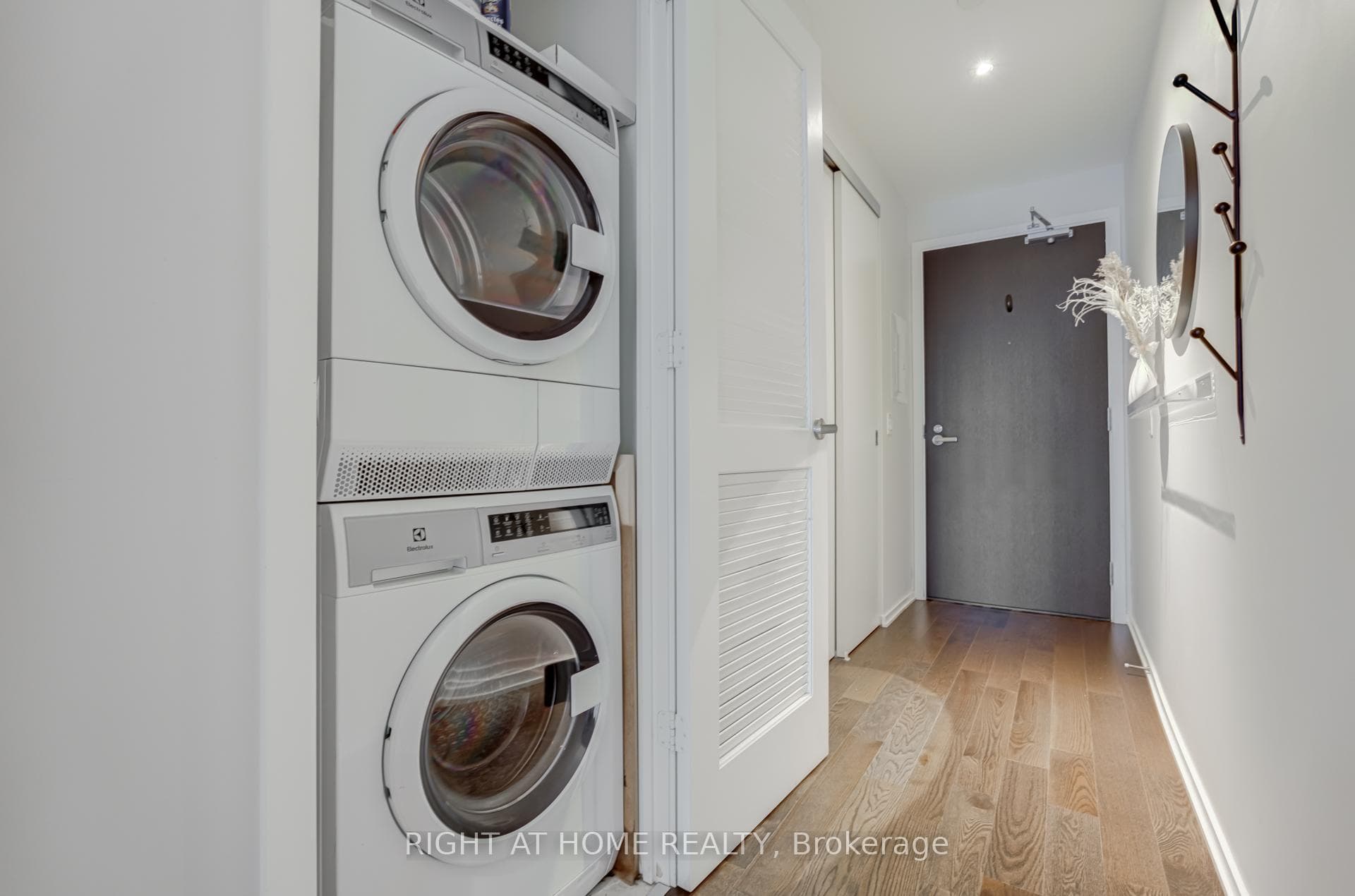 16 Bonnycastle Street Unit 3502 photo 5