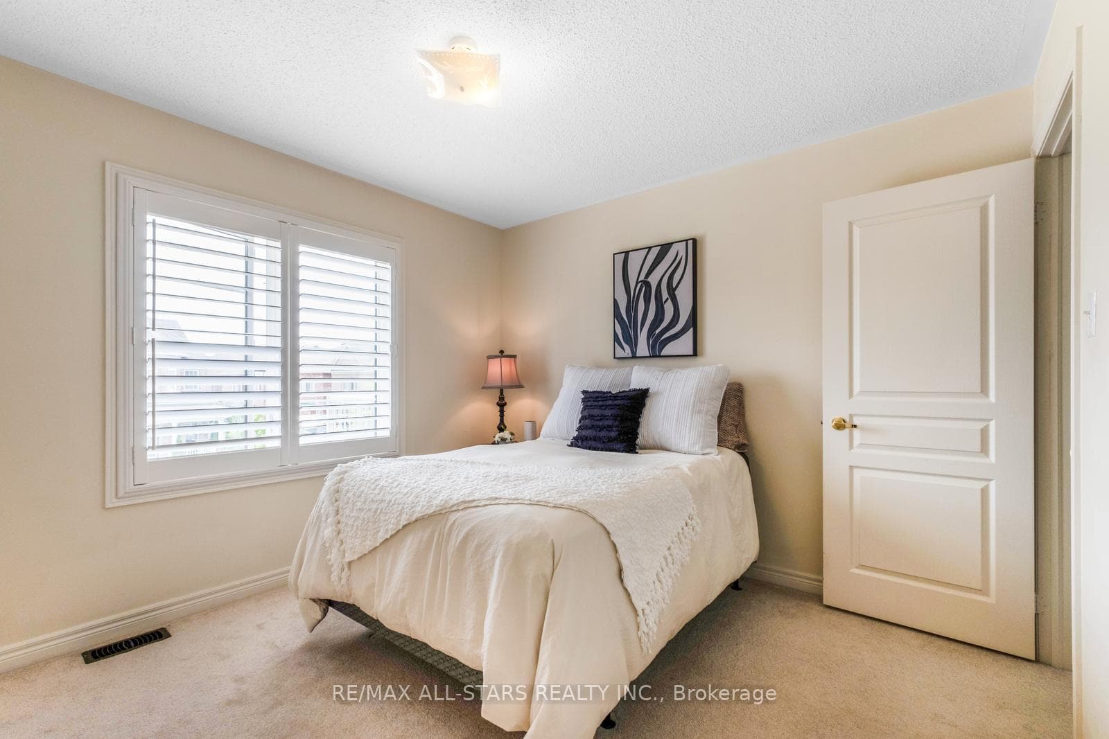 171 Durhamview Crescent photo 22
