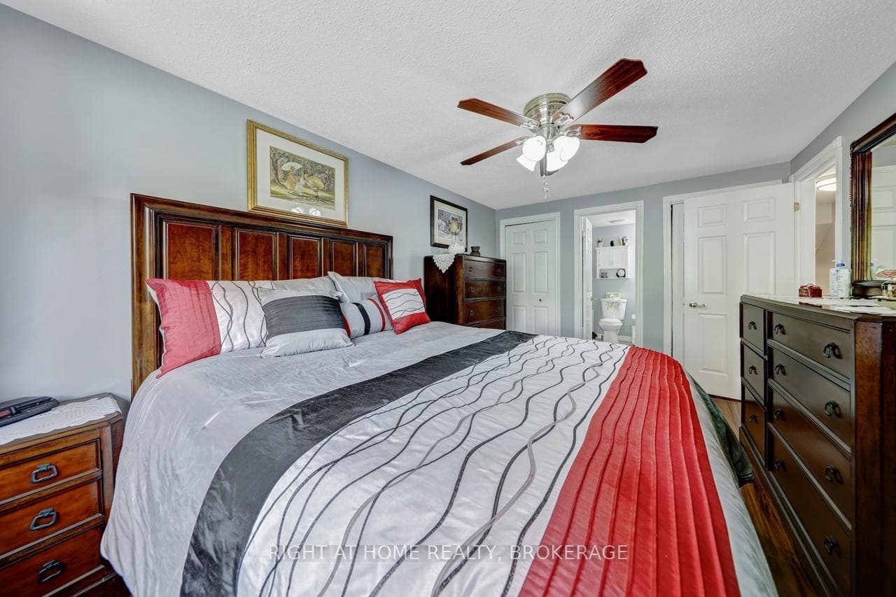 7327 Joliette Crescent photo 13