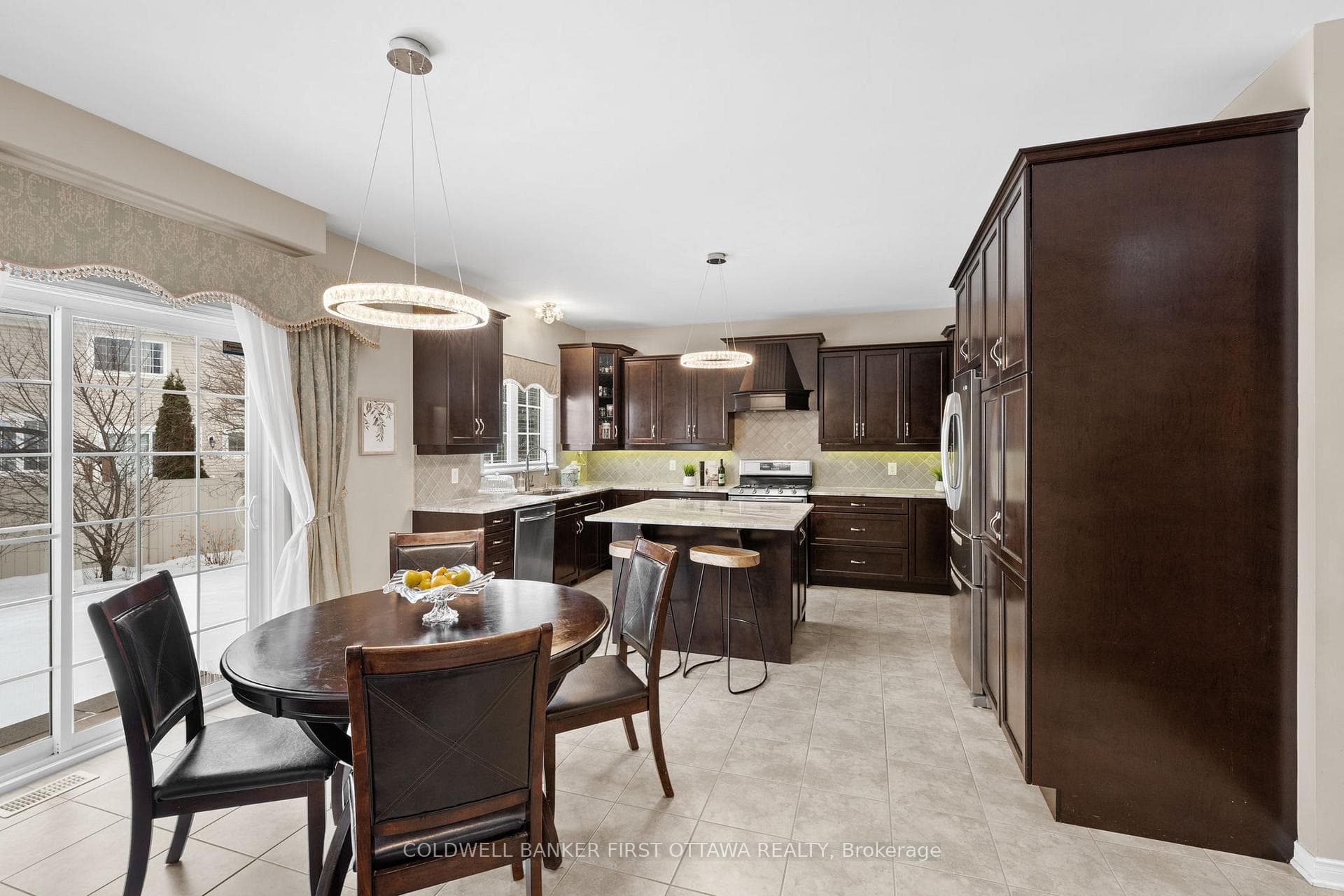 180 Sunita Crescent photo 10