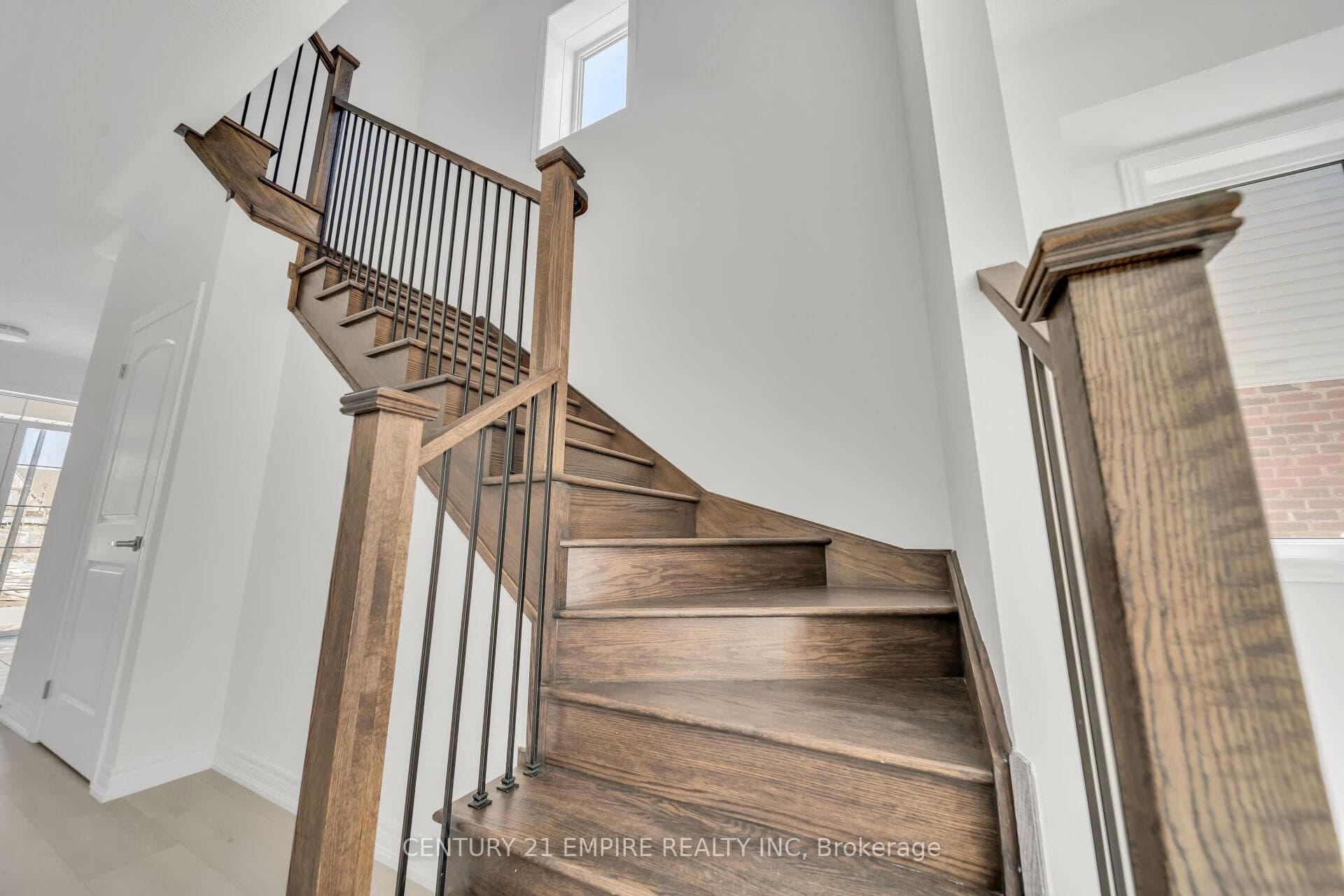 35 Edminston Drive photo 16