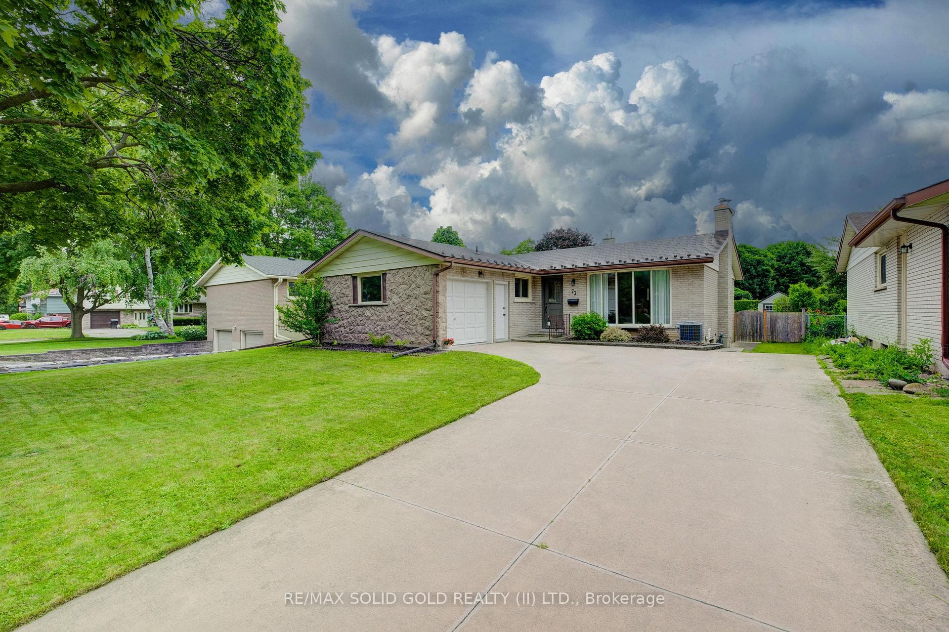 73 Tupper Crescent photo 2