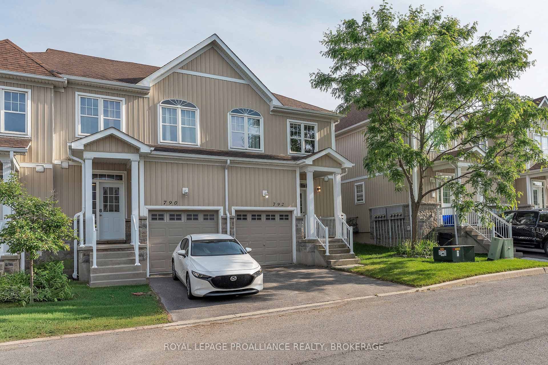 792 Newmarket Lane photo 1
