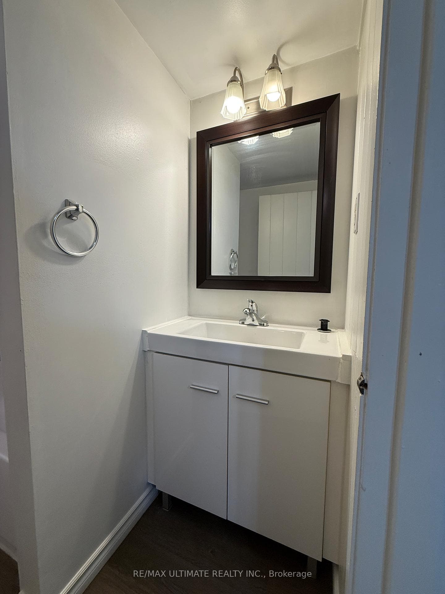 8 Avion Avenue Unit Unit 5 (Basement Unit) photo 13
