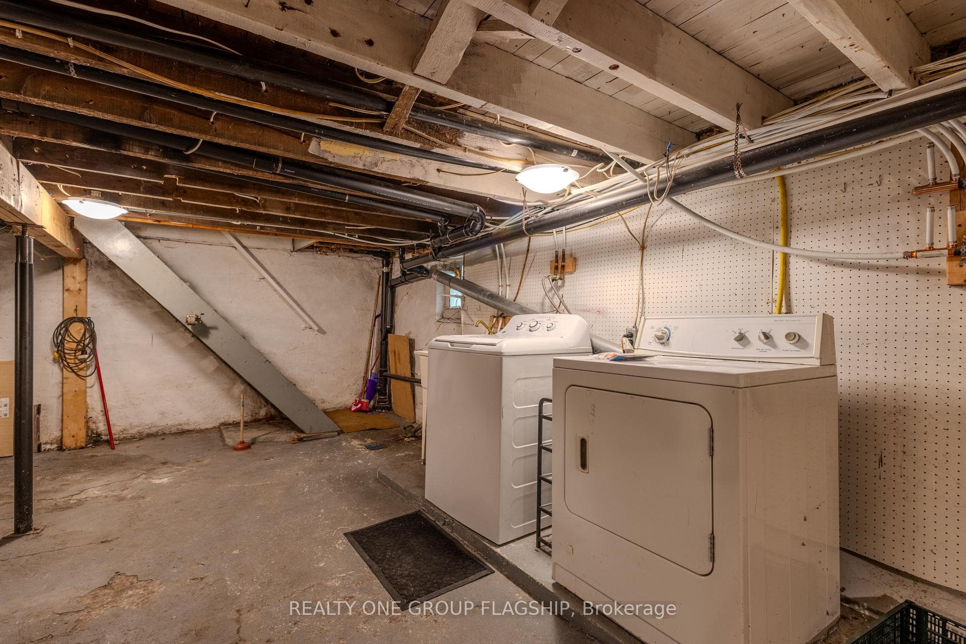 4774 THIRD Avenue photo 32