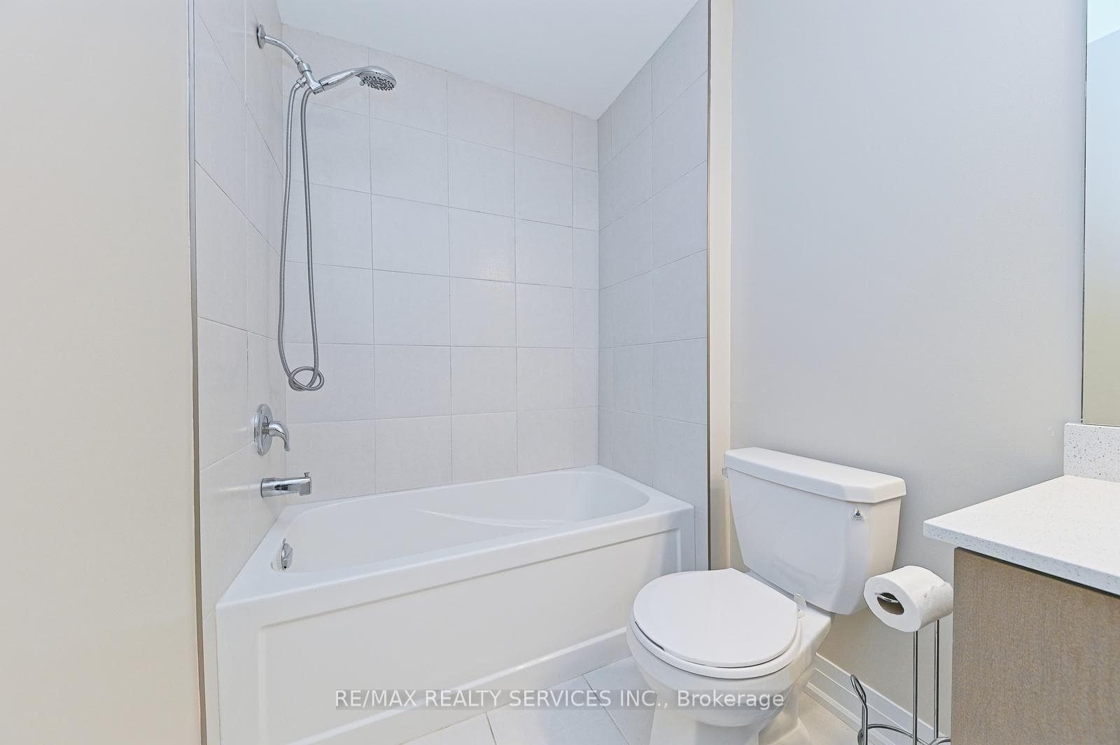 52 Humberstone Drive photo 38
