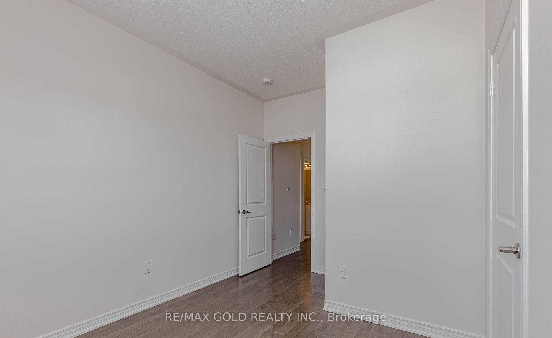 25 Sapwood Crescent photo 33