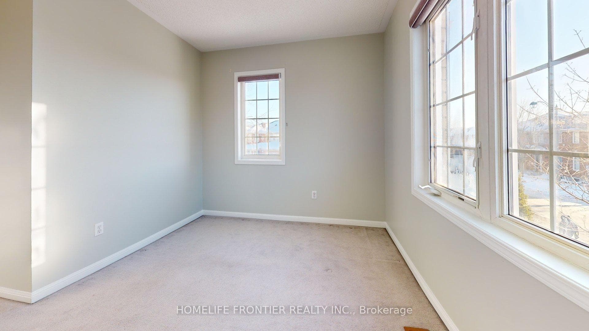 53 Frontenac Crescent photo 30
