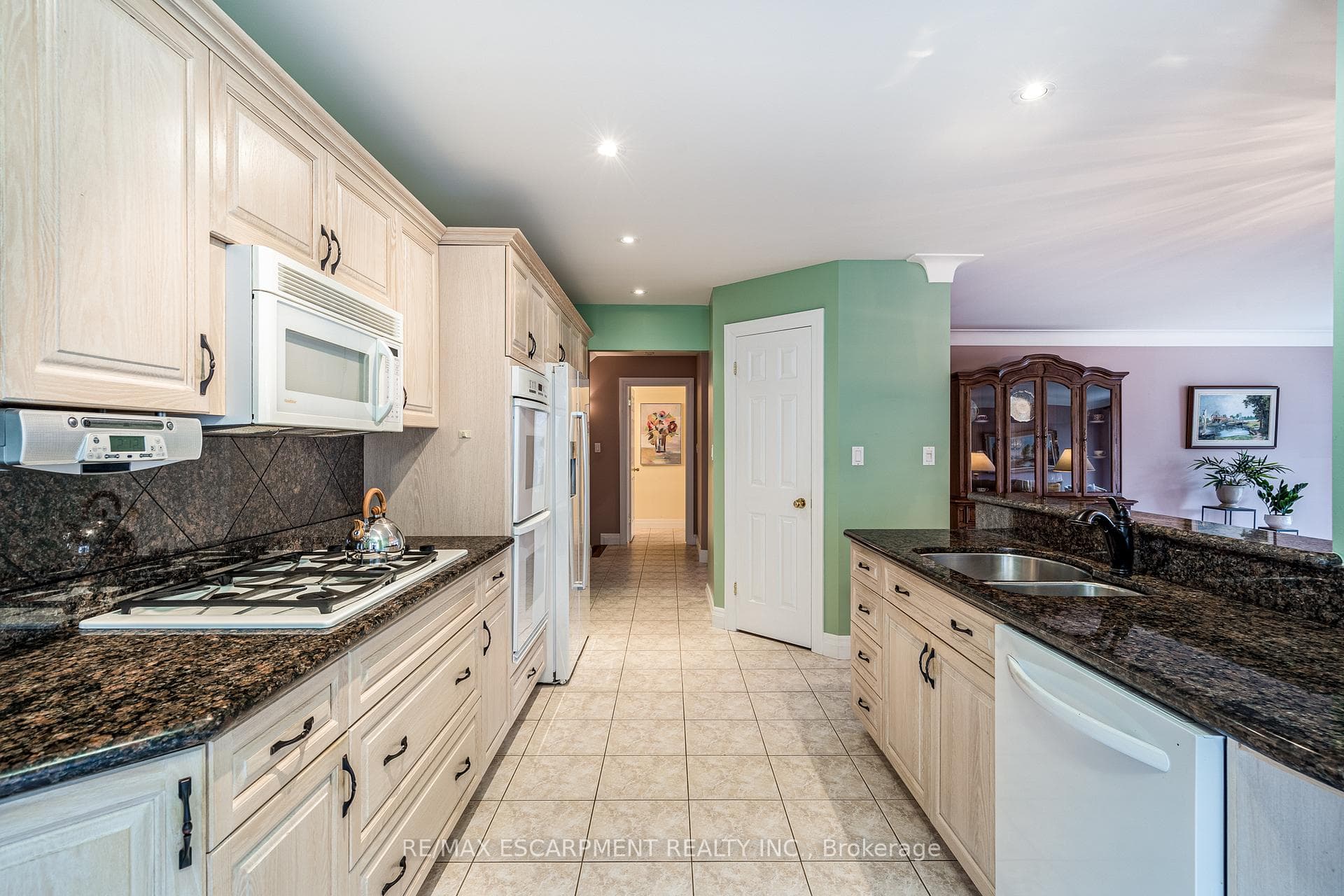 7 Gillespie Crescent photo 9