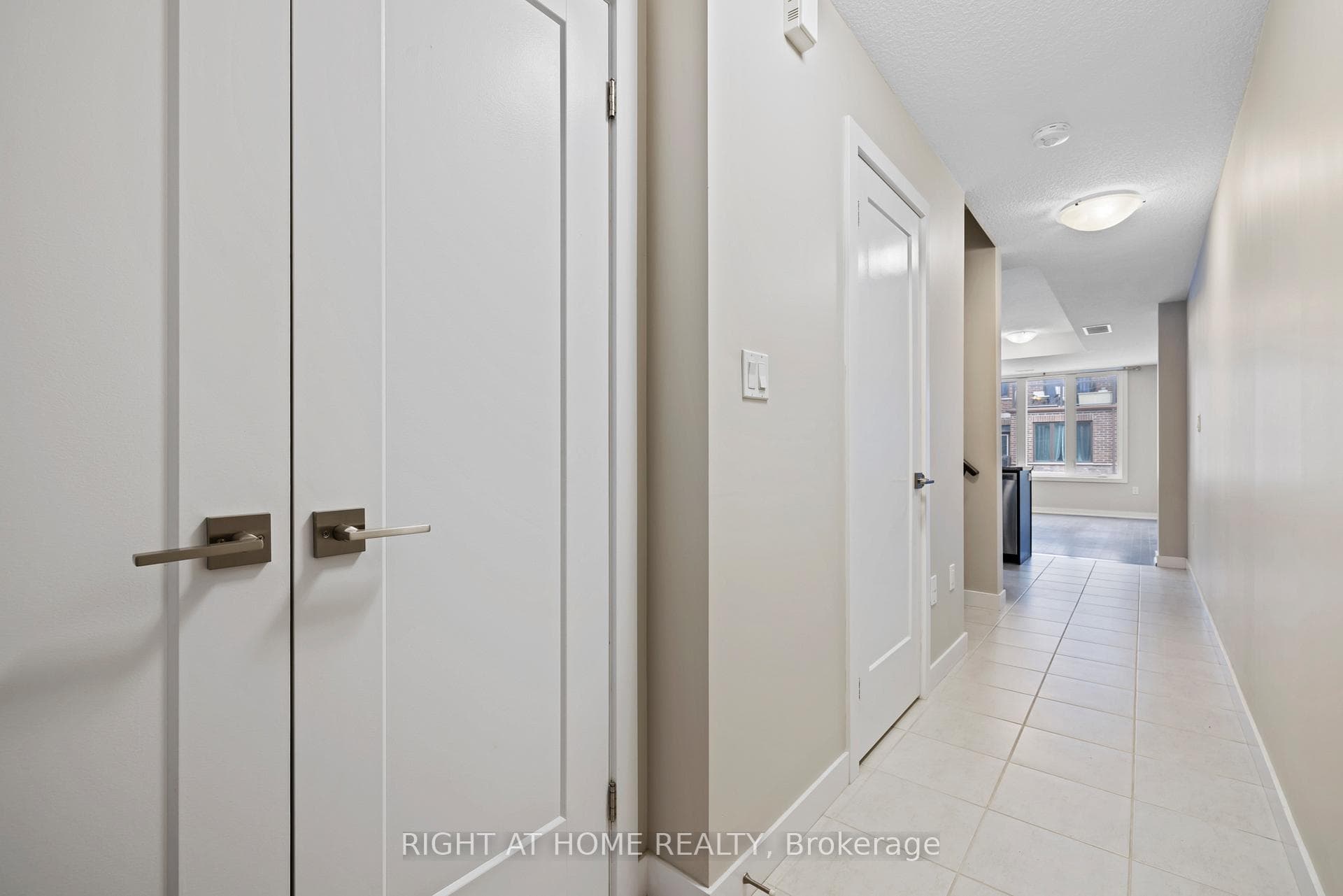 445 Ontario Street Unit 56 photo 2