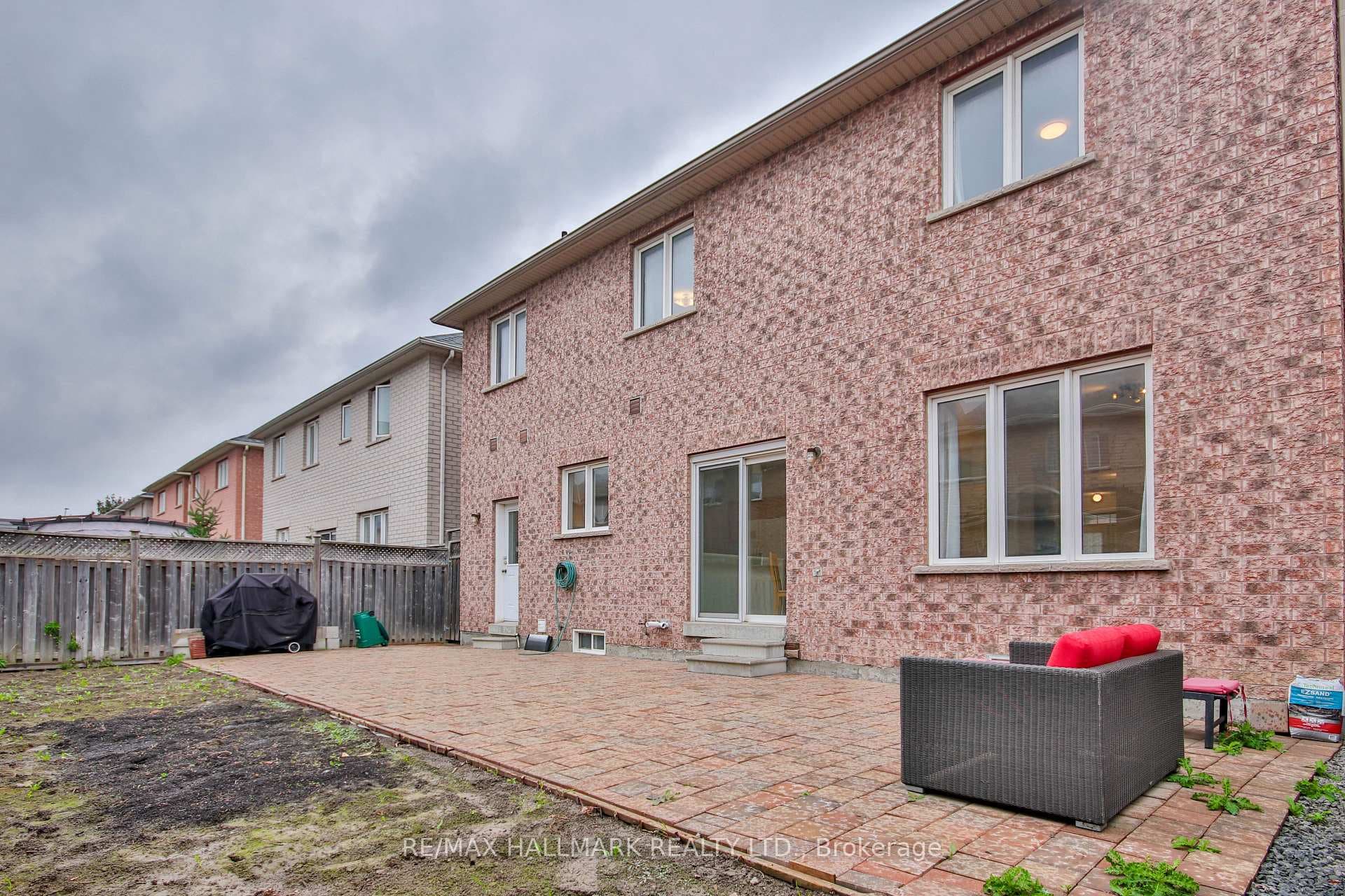 15 Briarglen Road photo 47