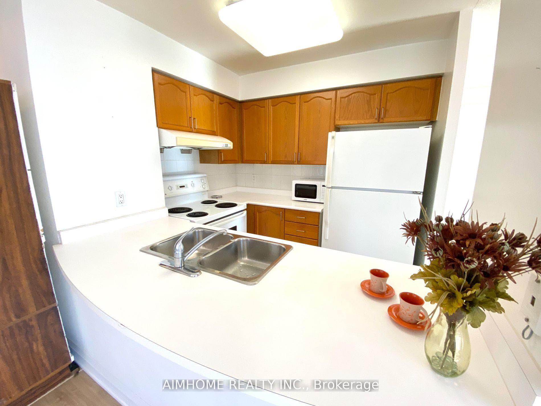 8 Hillcrest Avenue Unit 2101 photo 15
