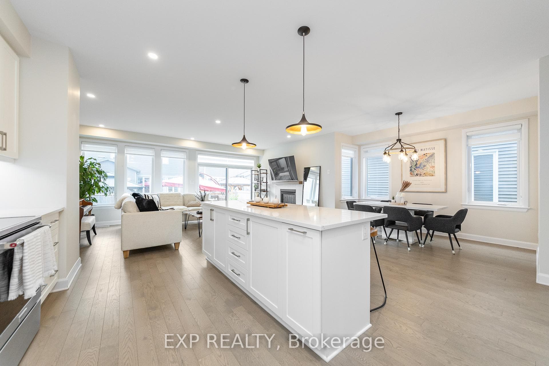 616 Moonflower Crescent photo 15