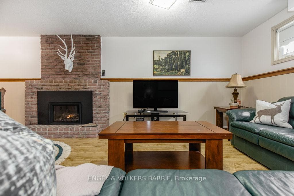 644 Algonquin Drive photo 17