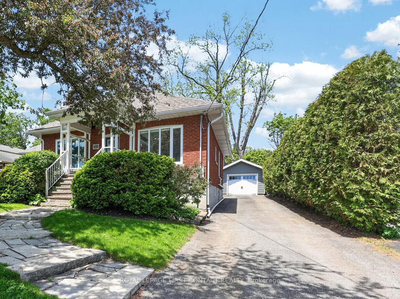 162 Kempenfelt Drive photo 3