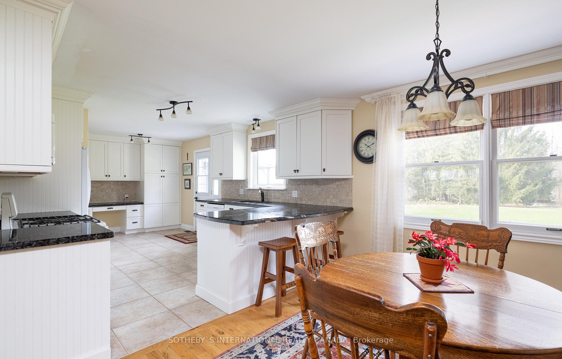 376 Lakeshore Road photo 6