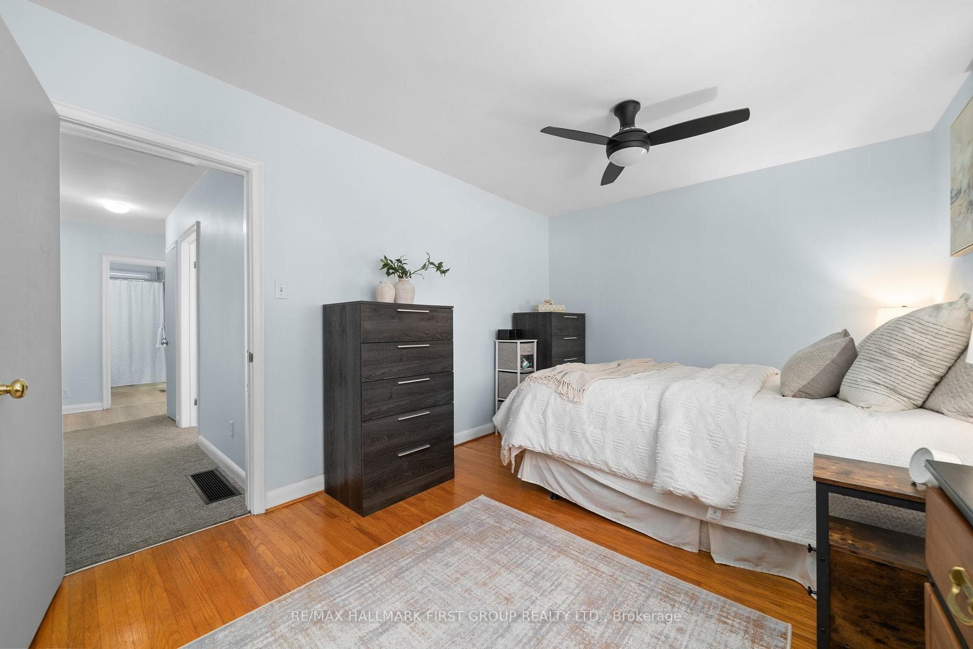 37 Elizabeth Crescent photo 22