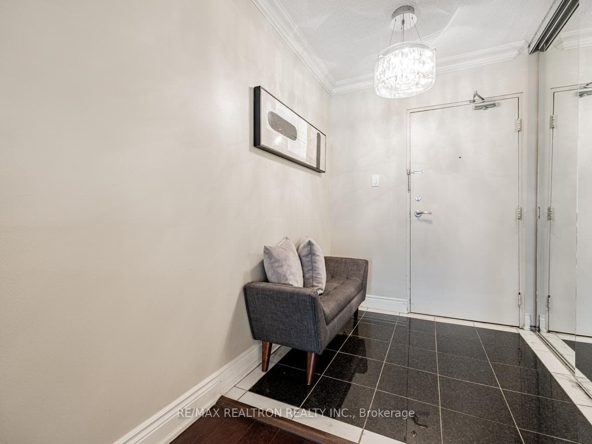 22 Shallmar Boulevard Unit 404 photo 3