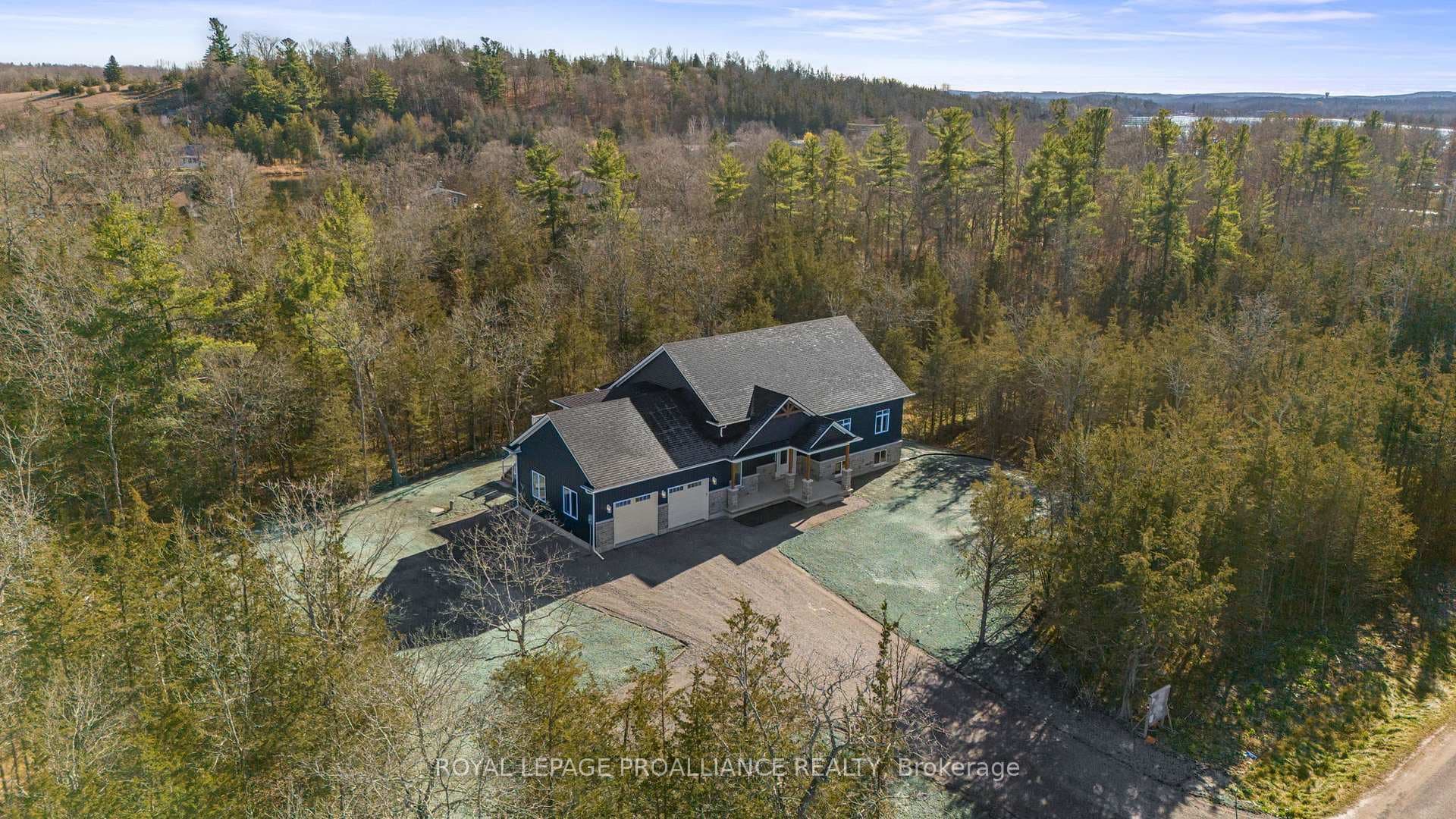 153 Riverside Boulevard photo 20