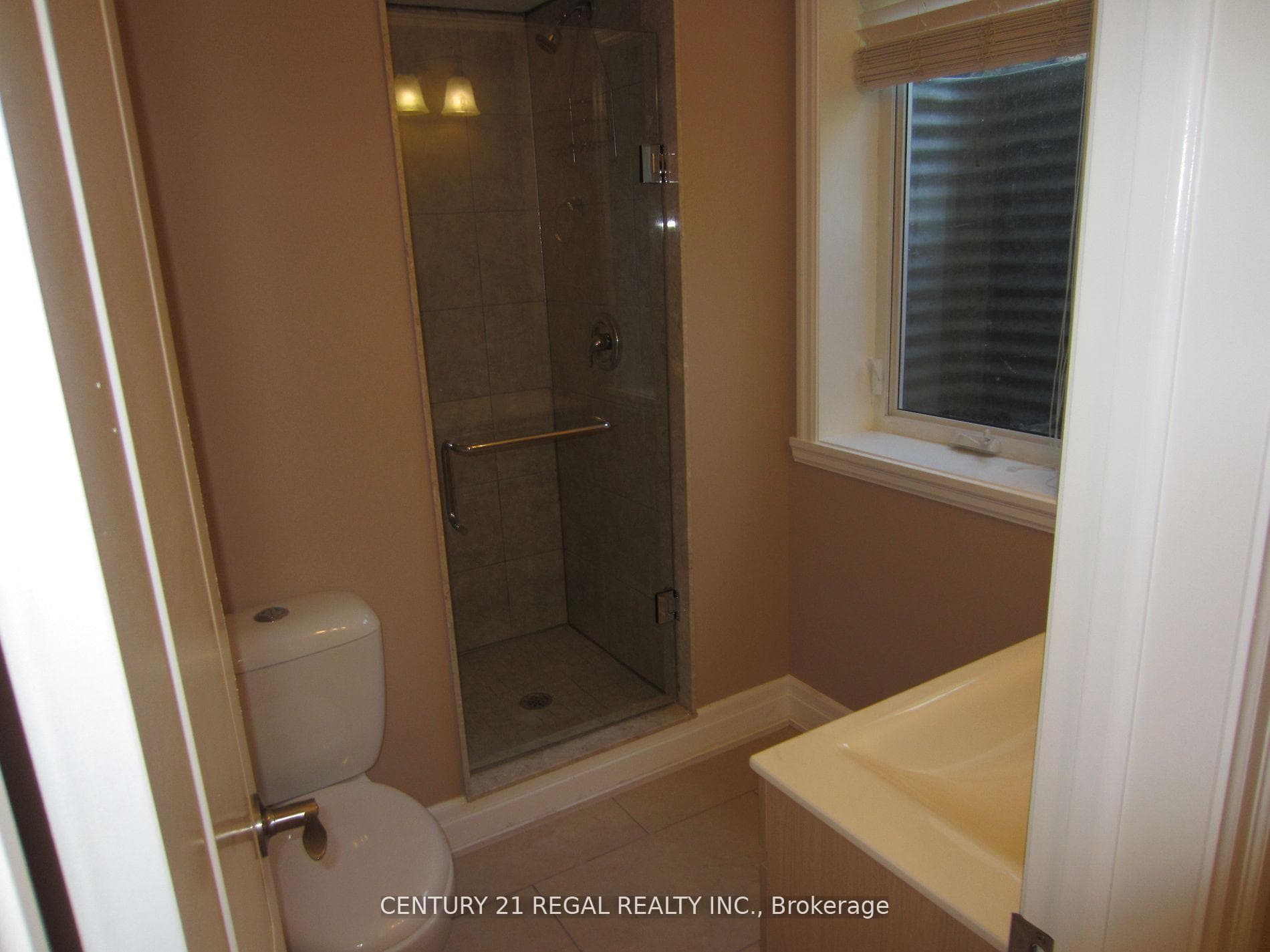 1361 Lochlin Trail Unit bsmt photo 3