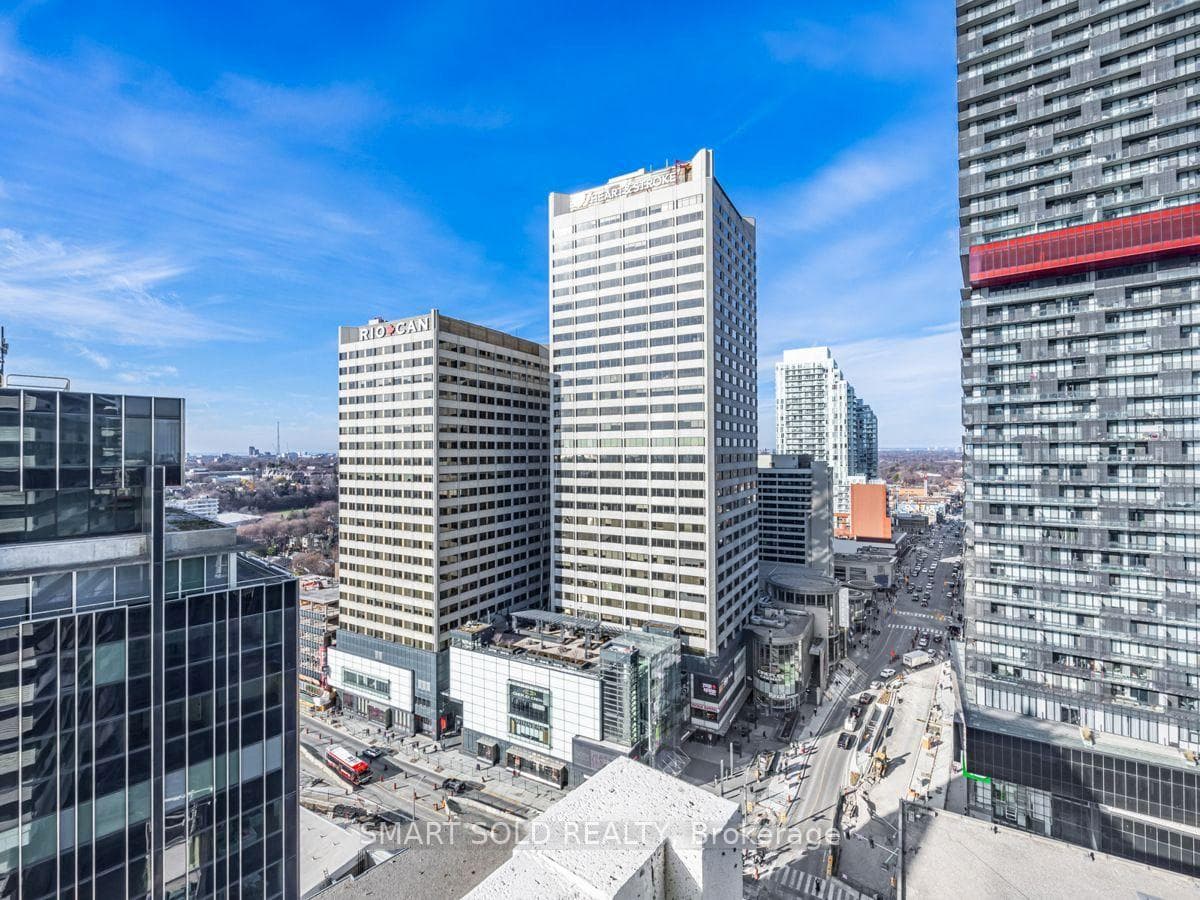 2221 Yonge Street Unit 1909 photo 17