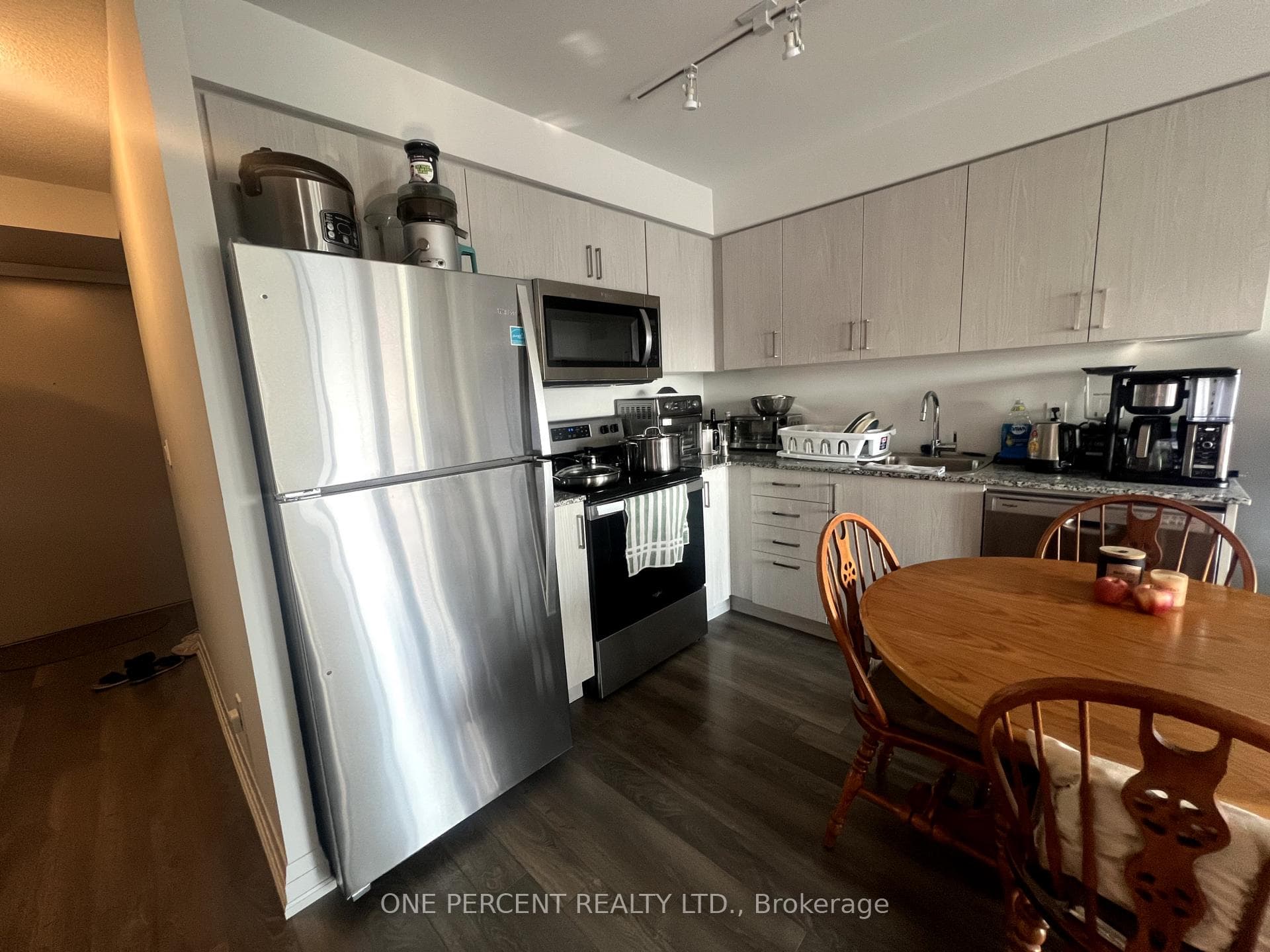 20 Meadowglen Place Unit 2108 photo 8