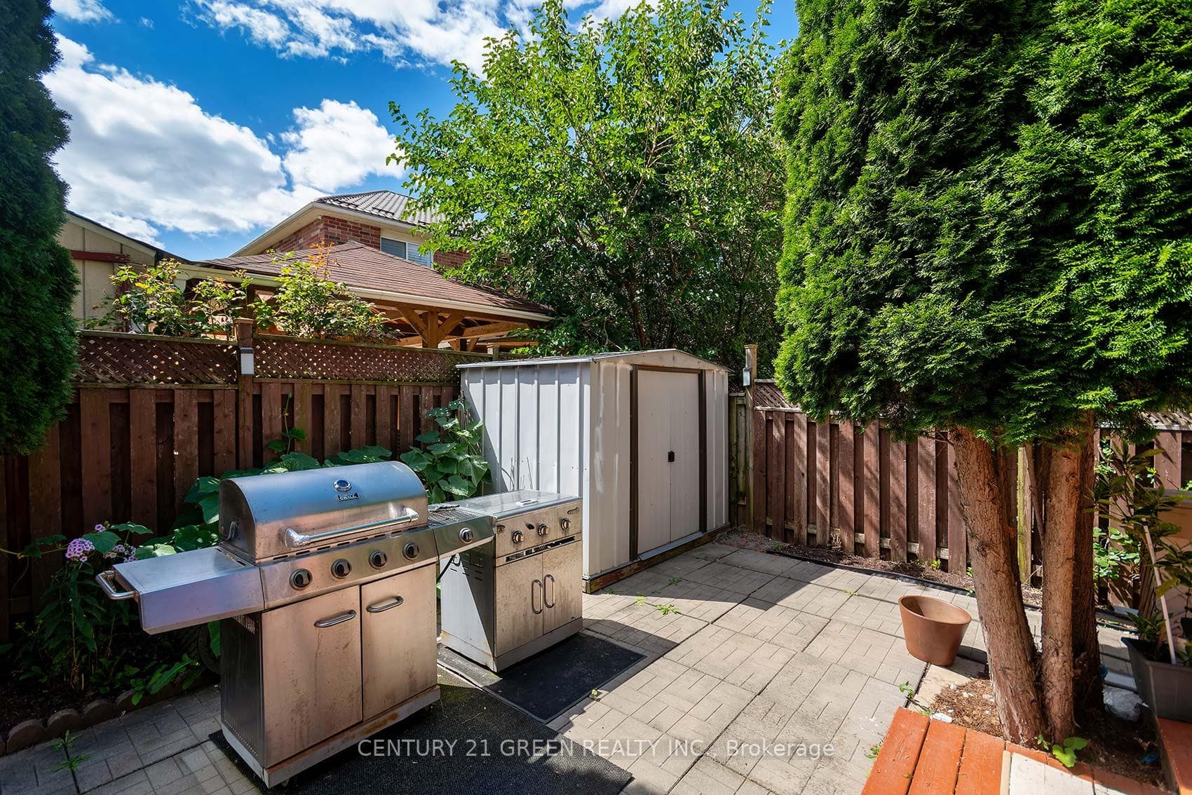 8 Lampman Drive photo 30