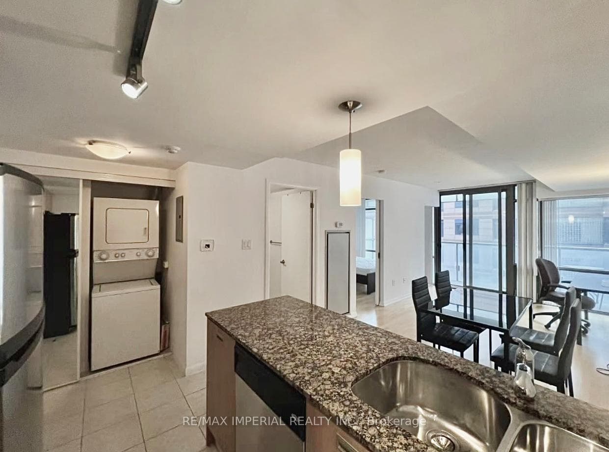 38 Grenville Street Unit 1006 photo 7