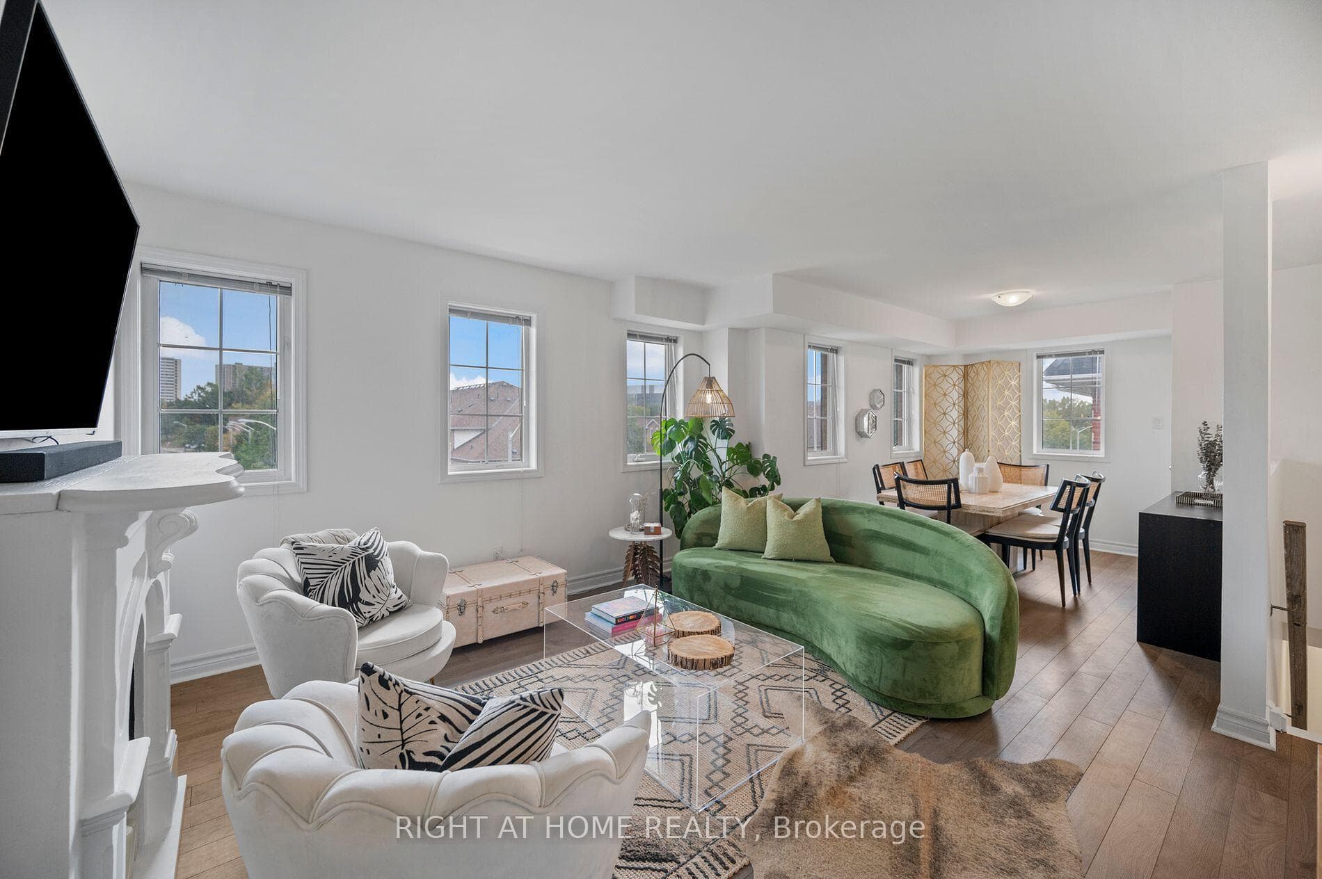 58 Sidney Belsey Crescent Unit 308 photo 1