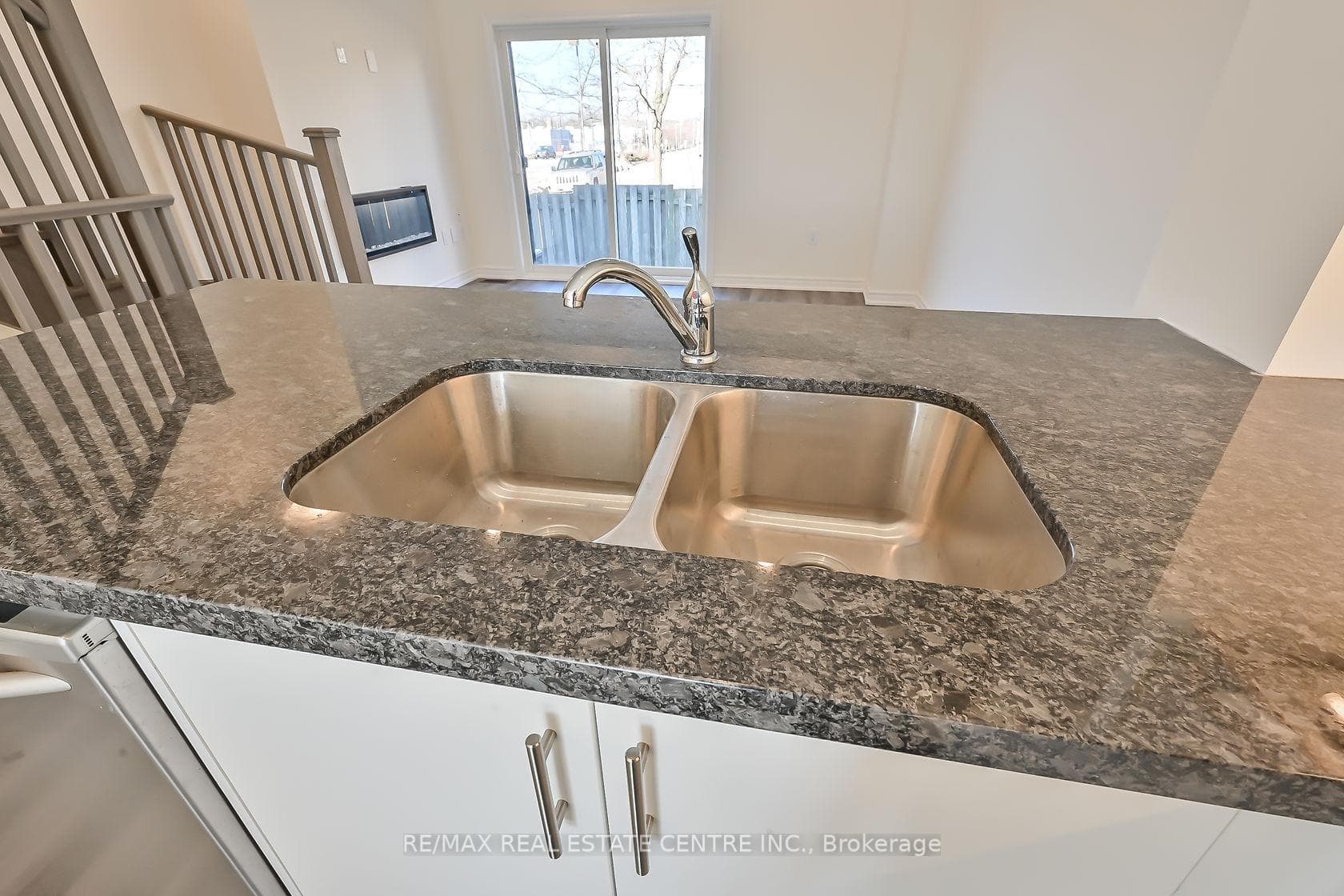 527 Shaver Road Unit 3 photo 10