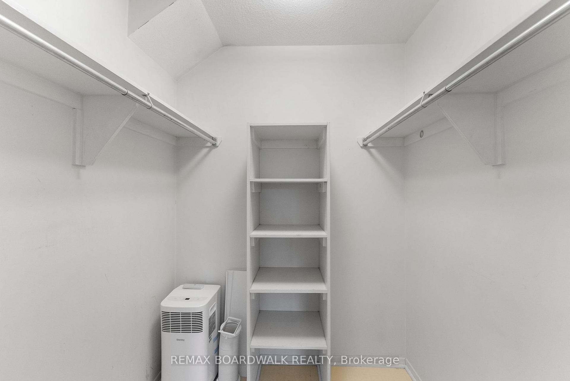 614 Tanguay Court photo 20