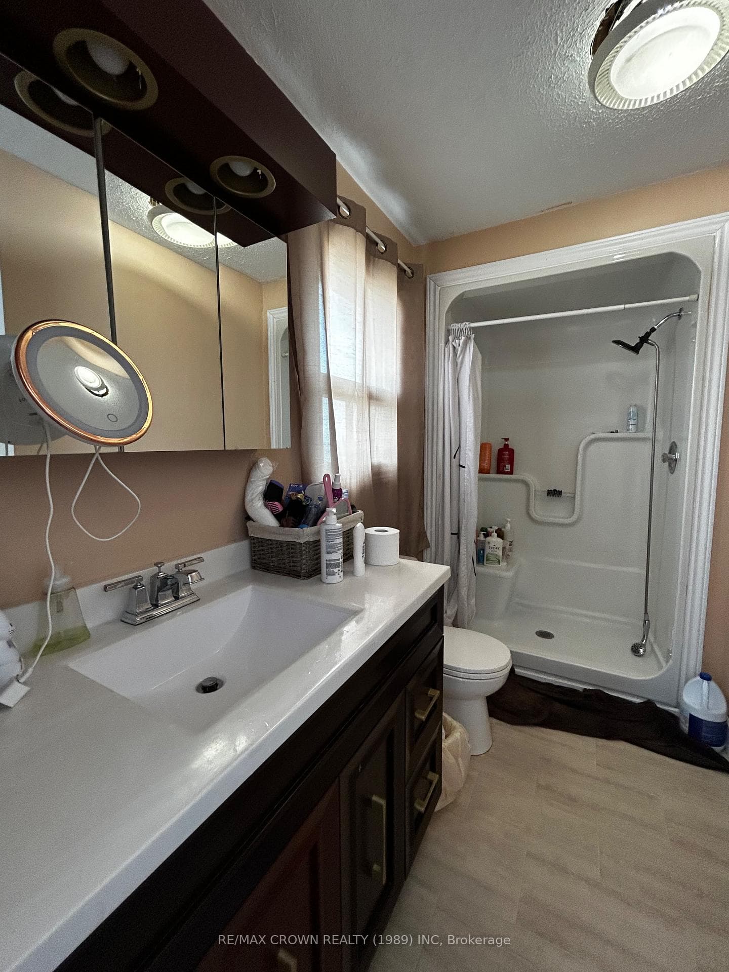 3pc main level bathroom