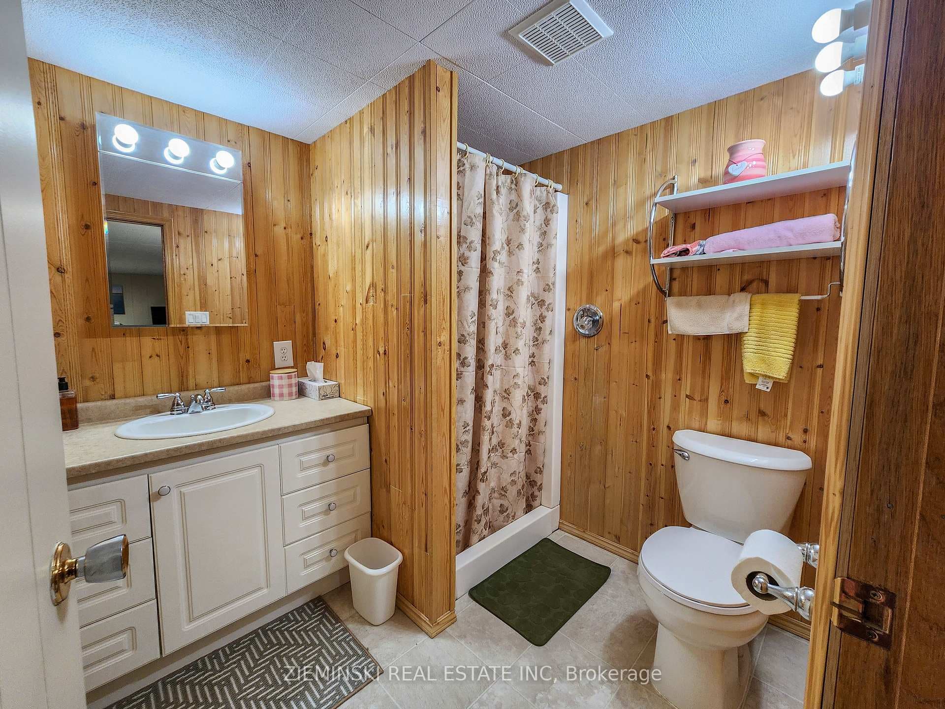 148 Devonshire Avenue photo 27