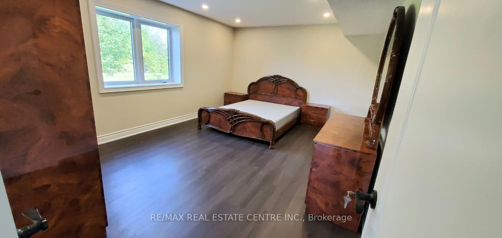4524 Wellington Road 35 Road photo 4