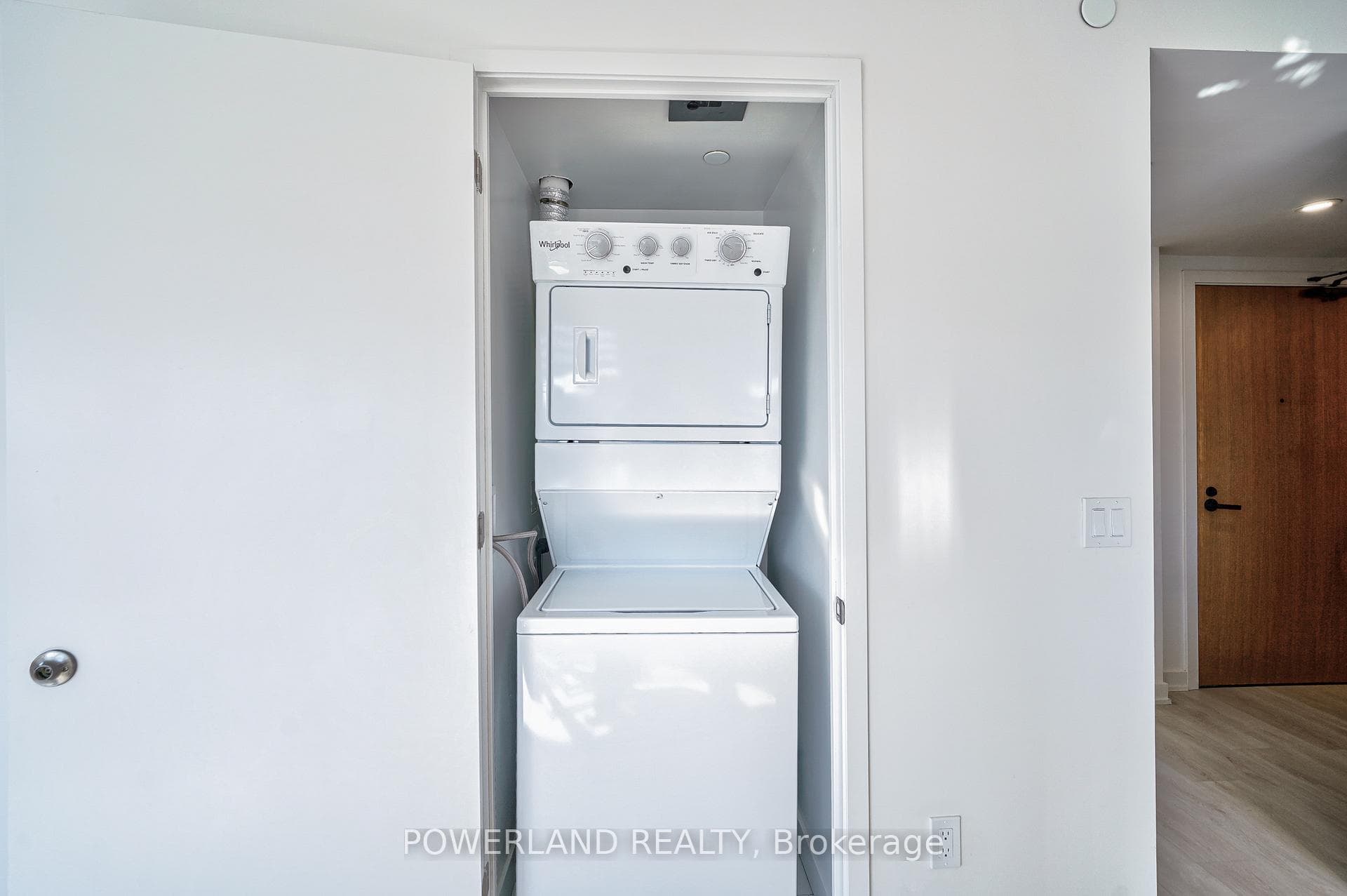 8 Tippett Road Unit 711 photo 14