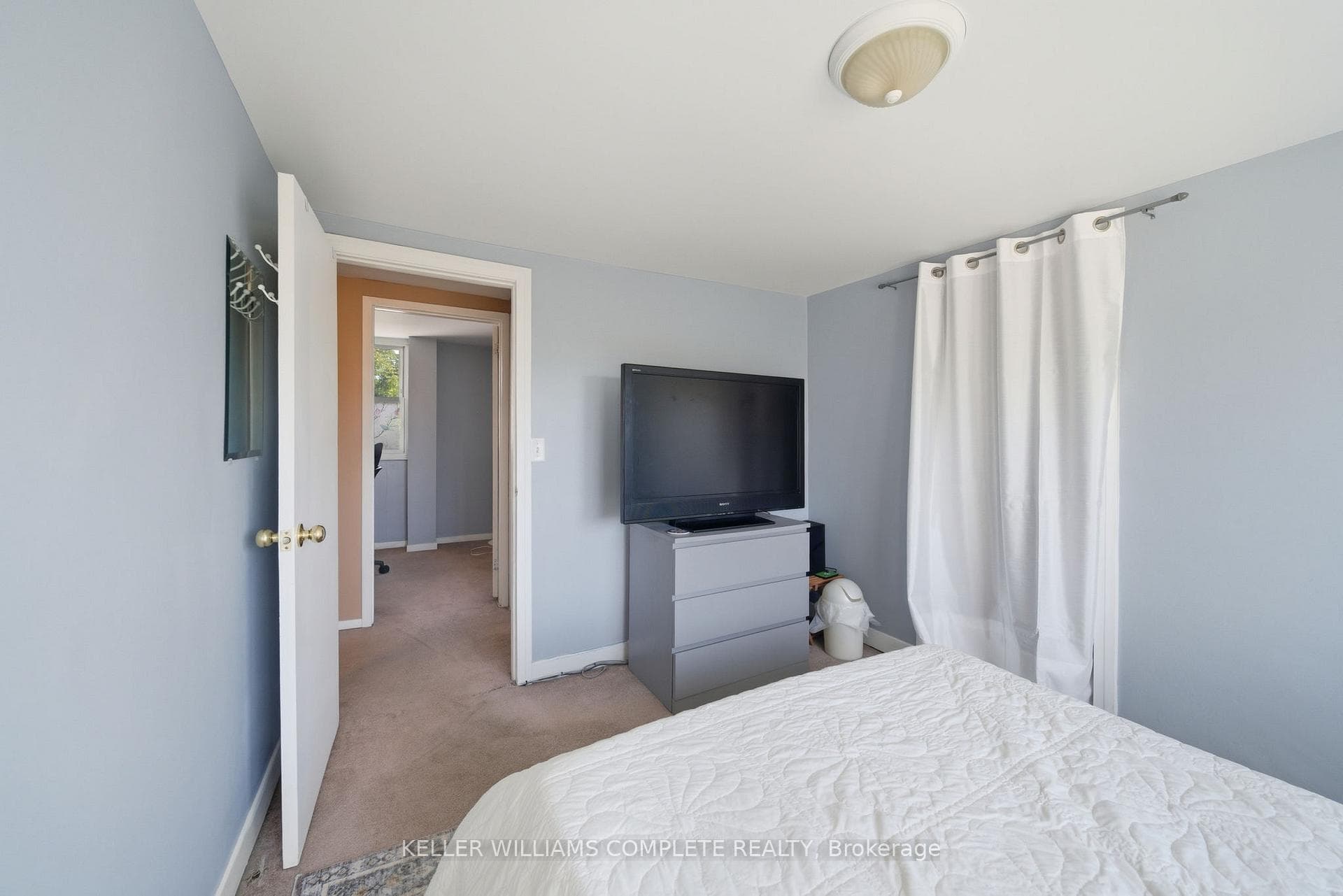 175 Grace Avenue photo 21