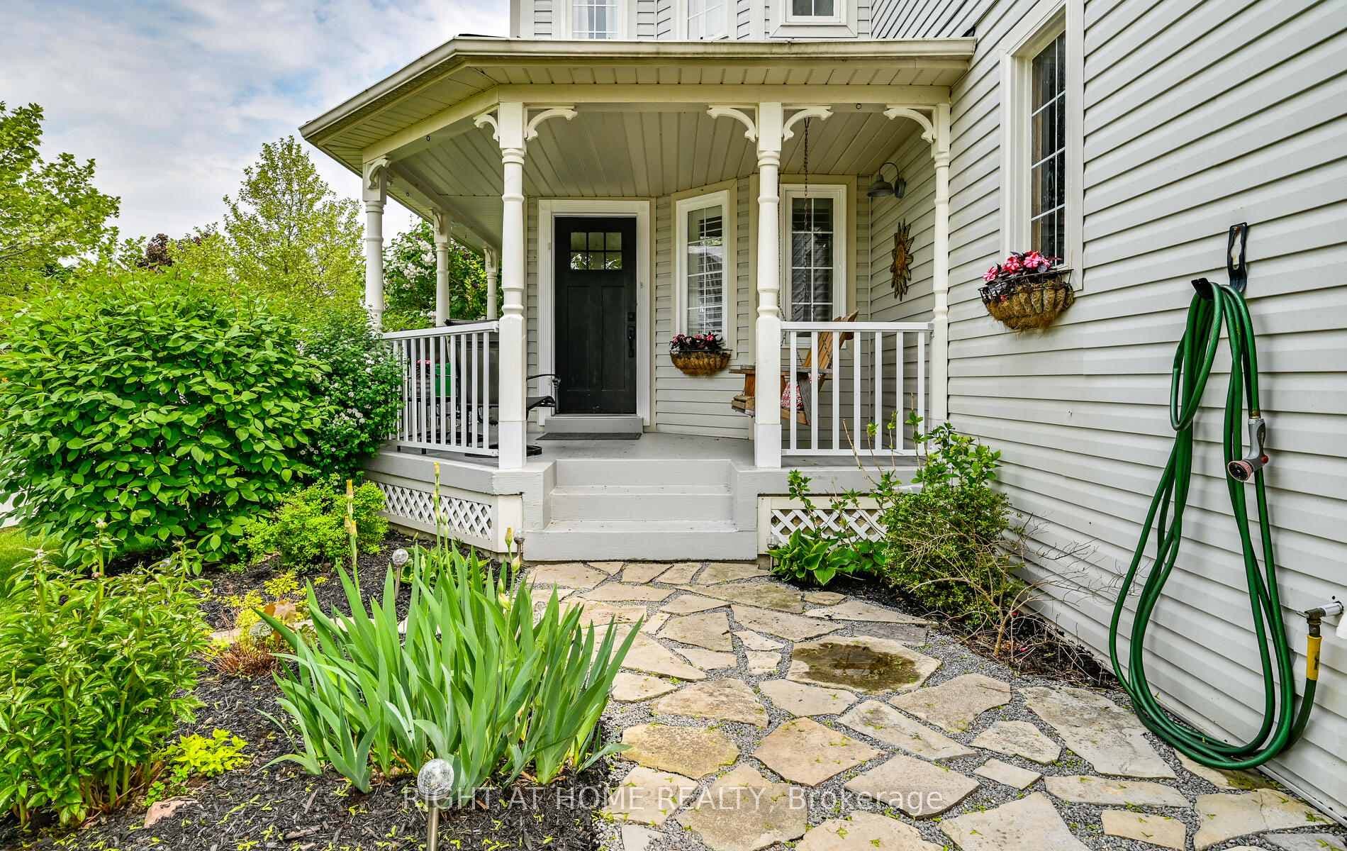 117 Watford Street photo 2