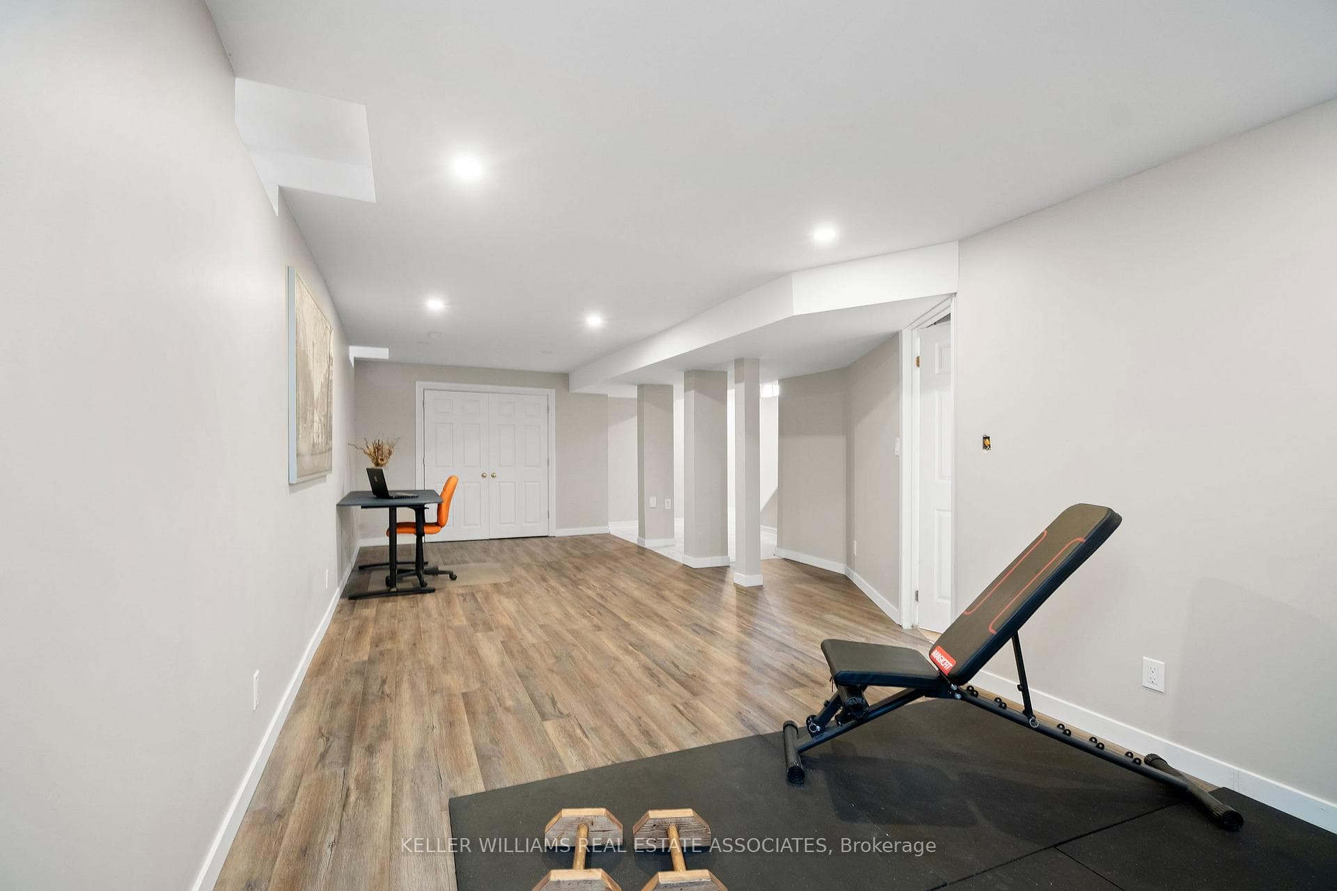 3523 Chartrand Crescent photo 32