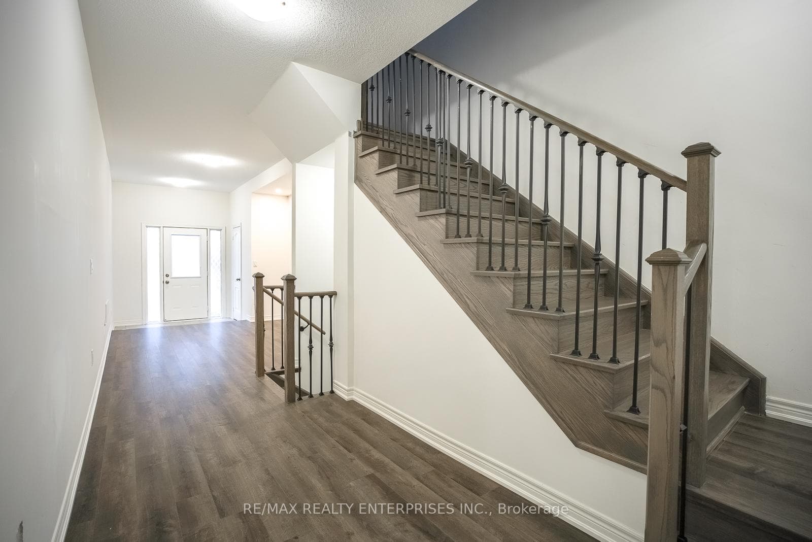469 Manhattan Commons N/A photo 8